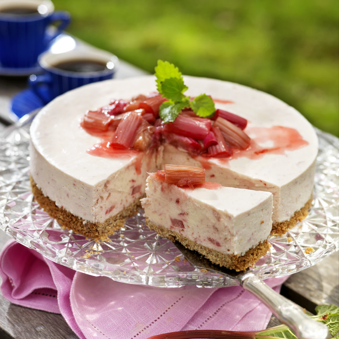 Fryst Rabarbercheesecake Med Jordgubbar fryst-rabarbercheesecake-med-jordgubbar