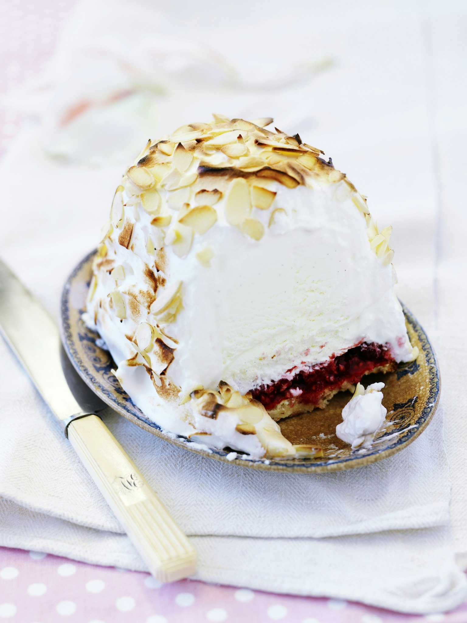 Glace au four med mandelbotten
