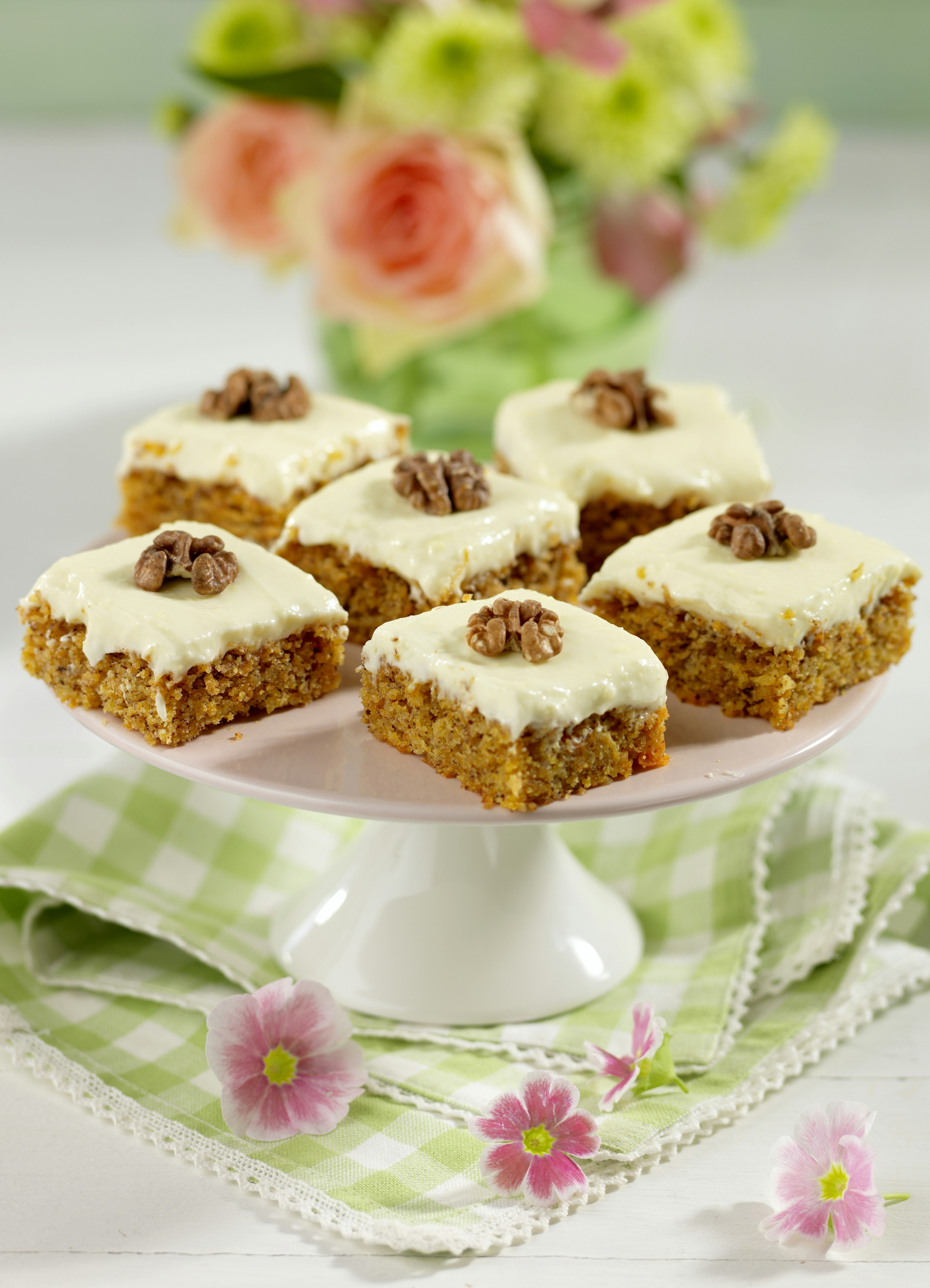 Glutenfri morotskaka i långpanna