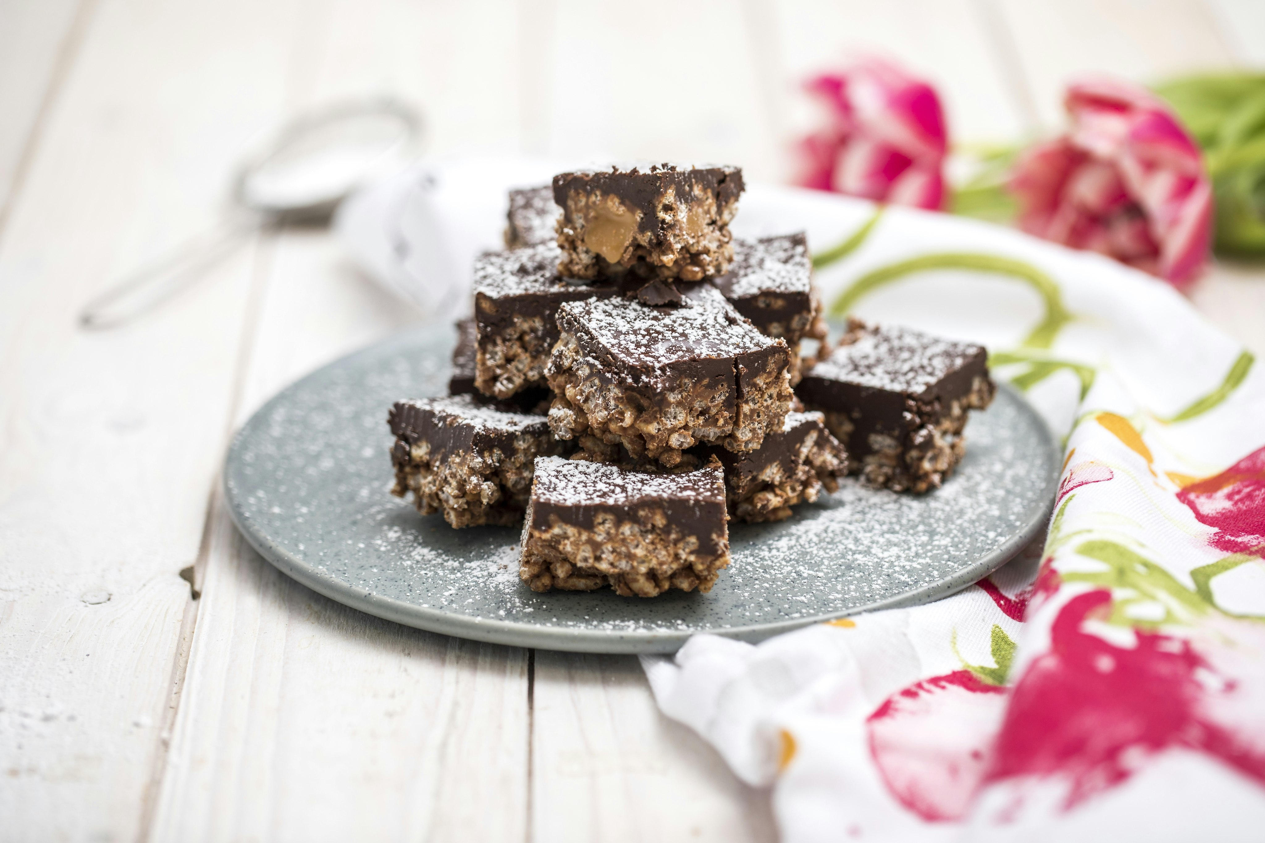 Godbitar med rice krispies, dumlekola och choklad