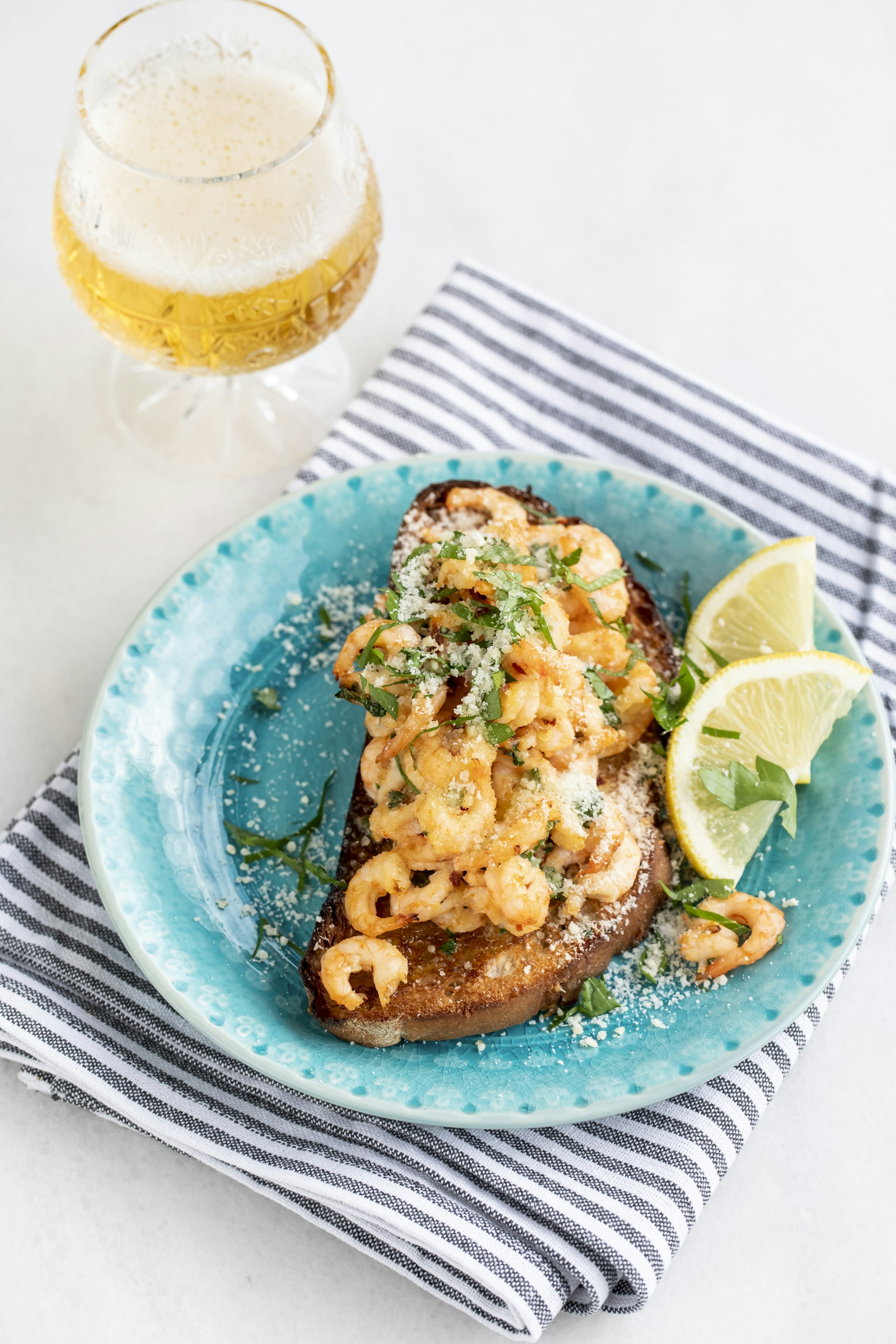 Gratinerad räkmacka med parmesan-image