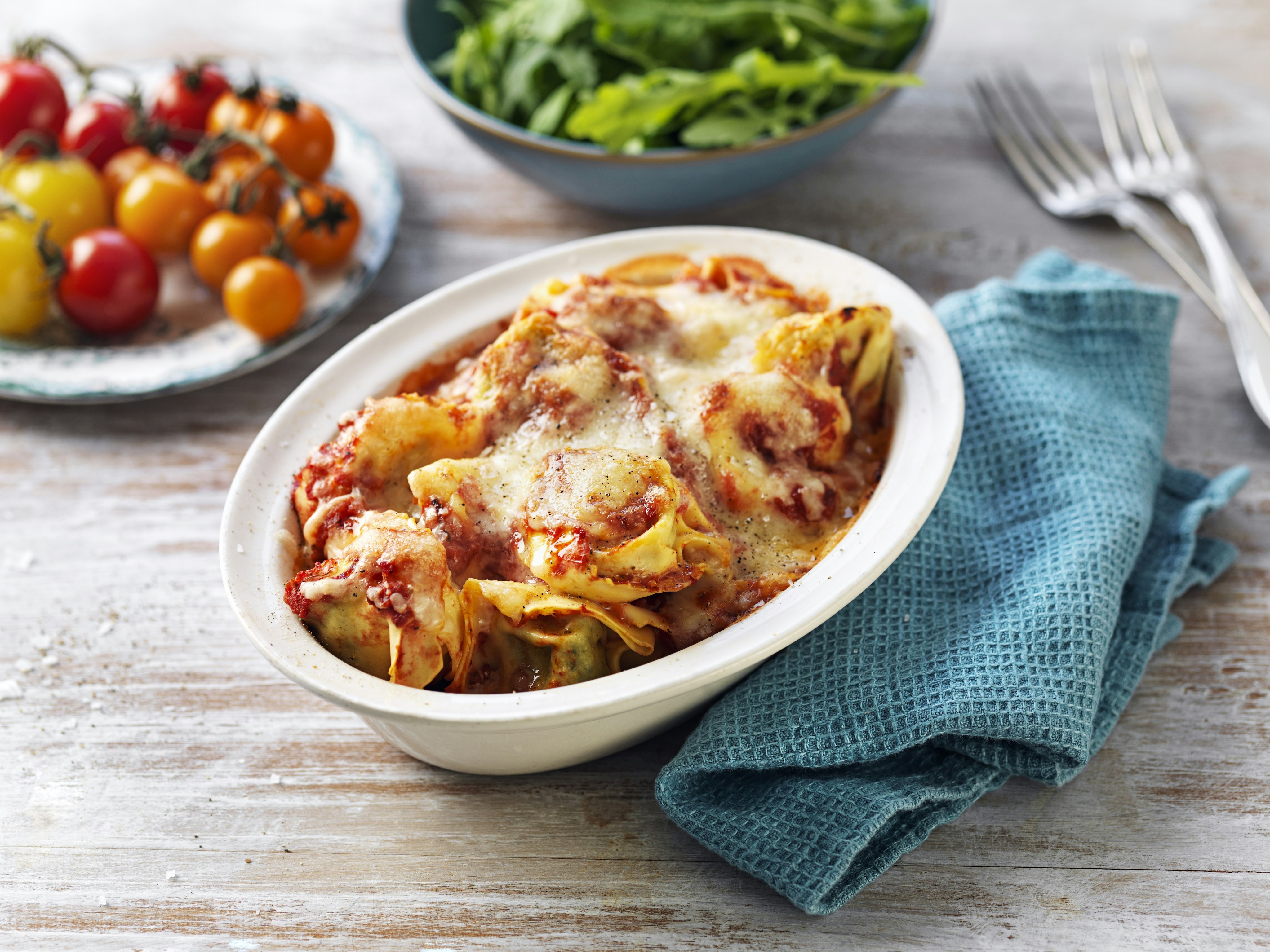 Gratinerad tortellini i tomatsås-image