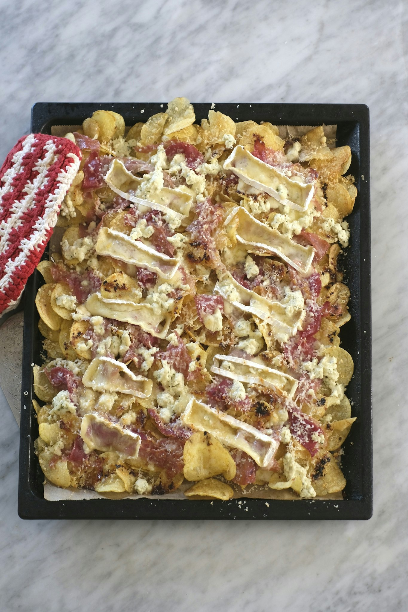 Gratinerade chips med ost och chark