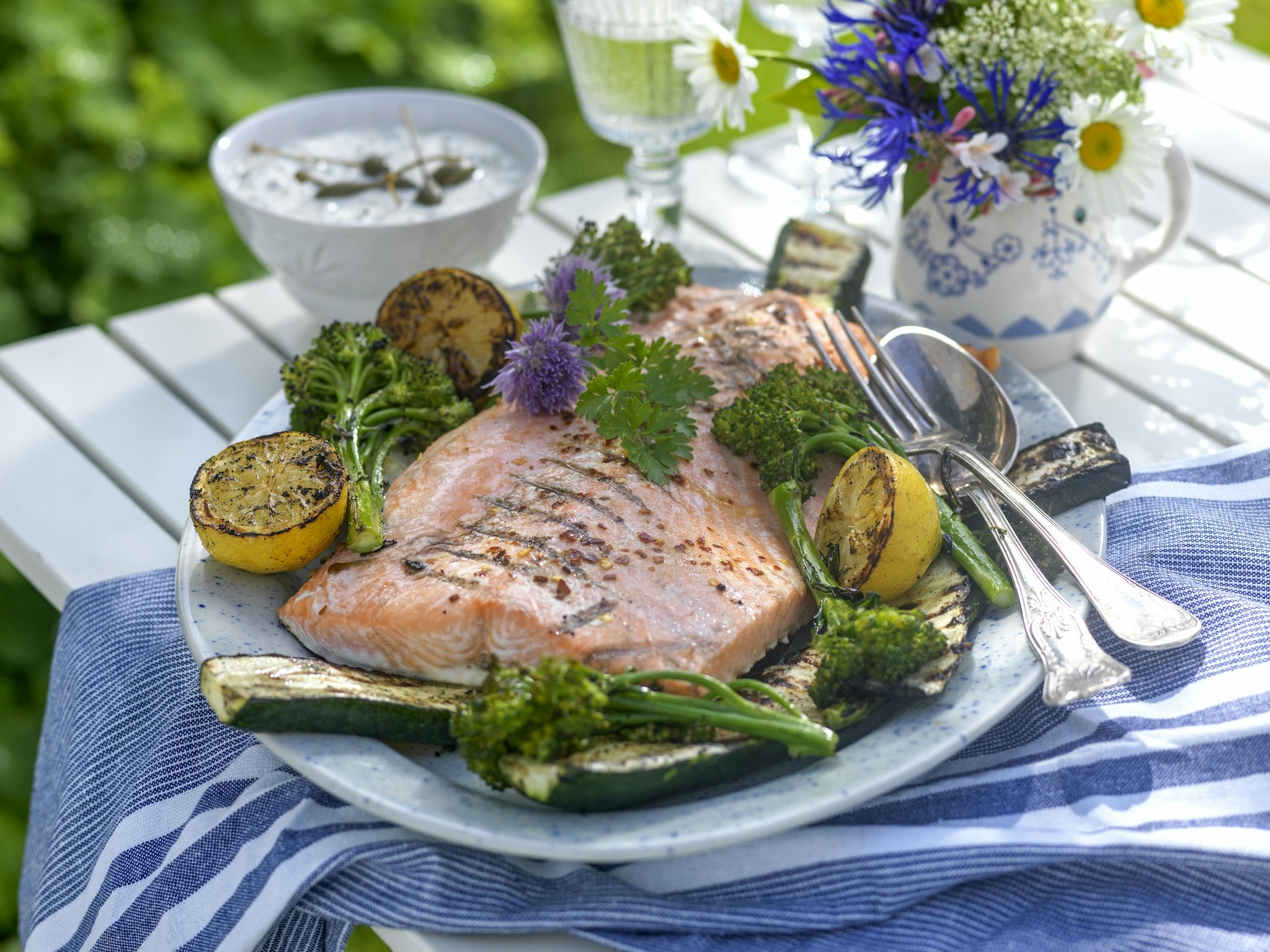 Grillad lax med tartarsås