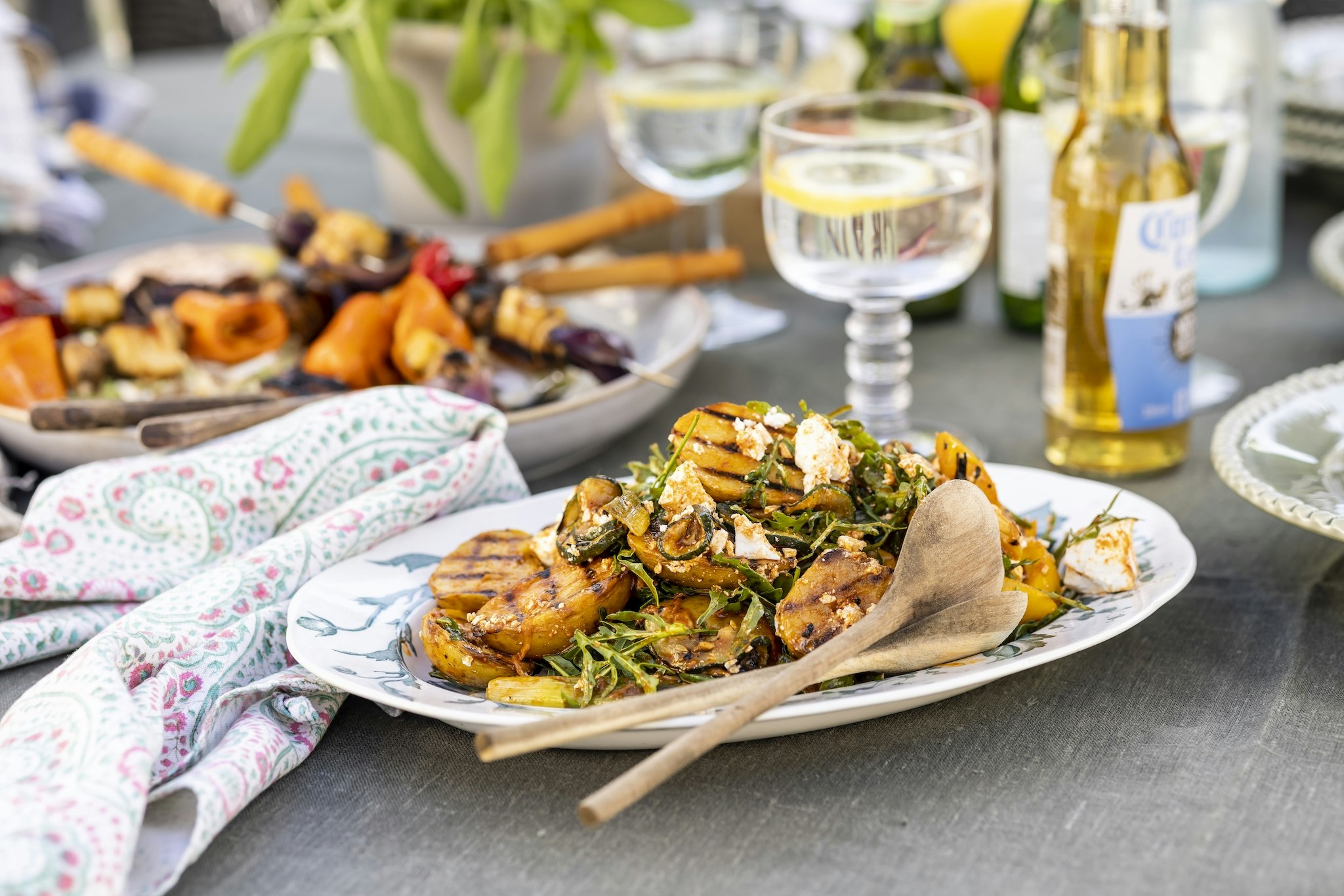 Grillad potatissallad med paprika och zucchini