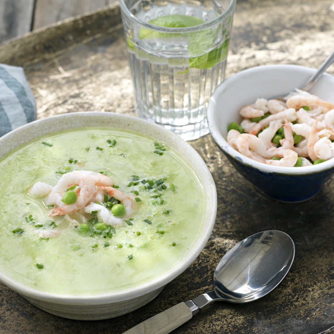 Grön ärtsoppa med räkor