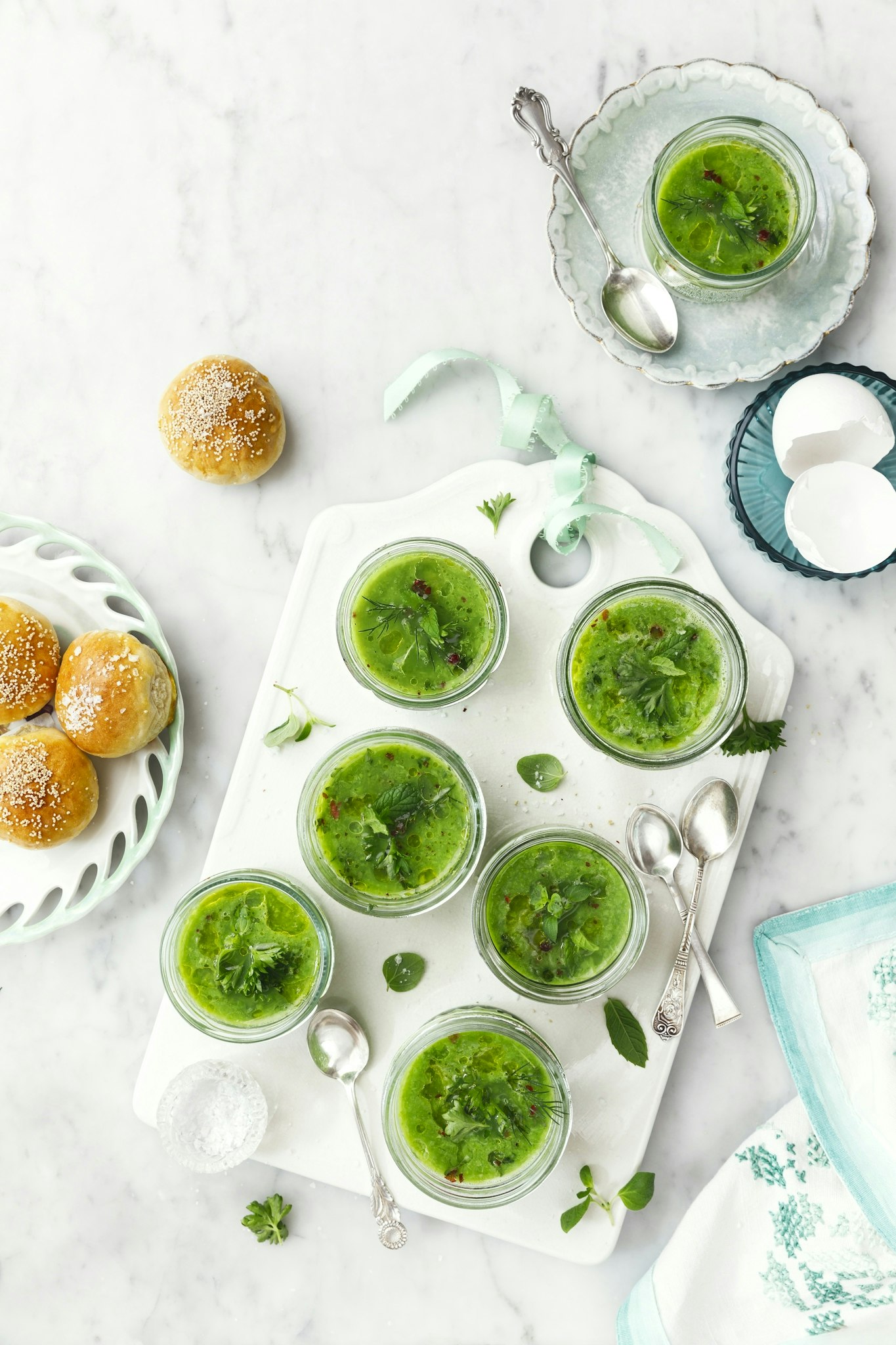 Grön ärtsoppa med rosépeppar