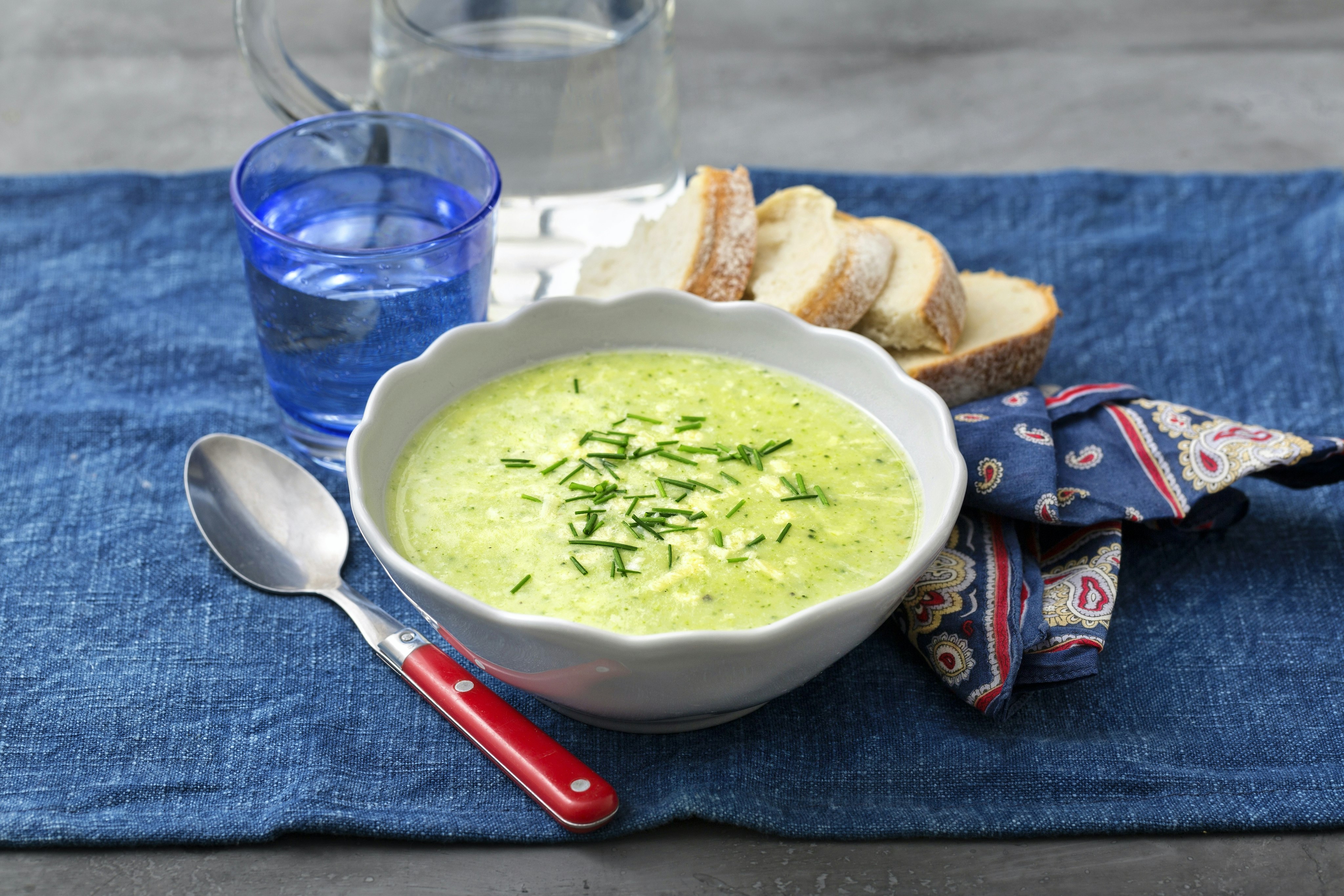 Grön ostsoppa med gräslök