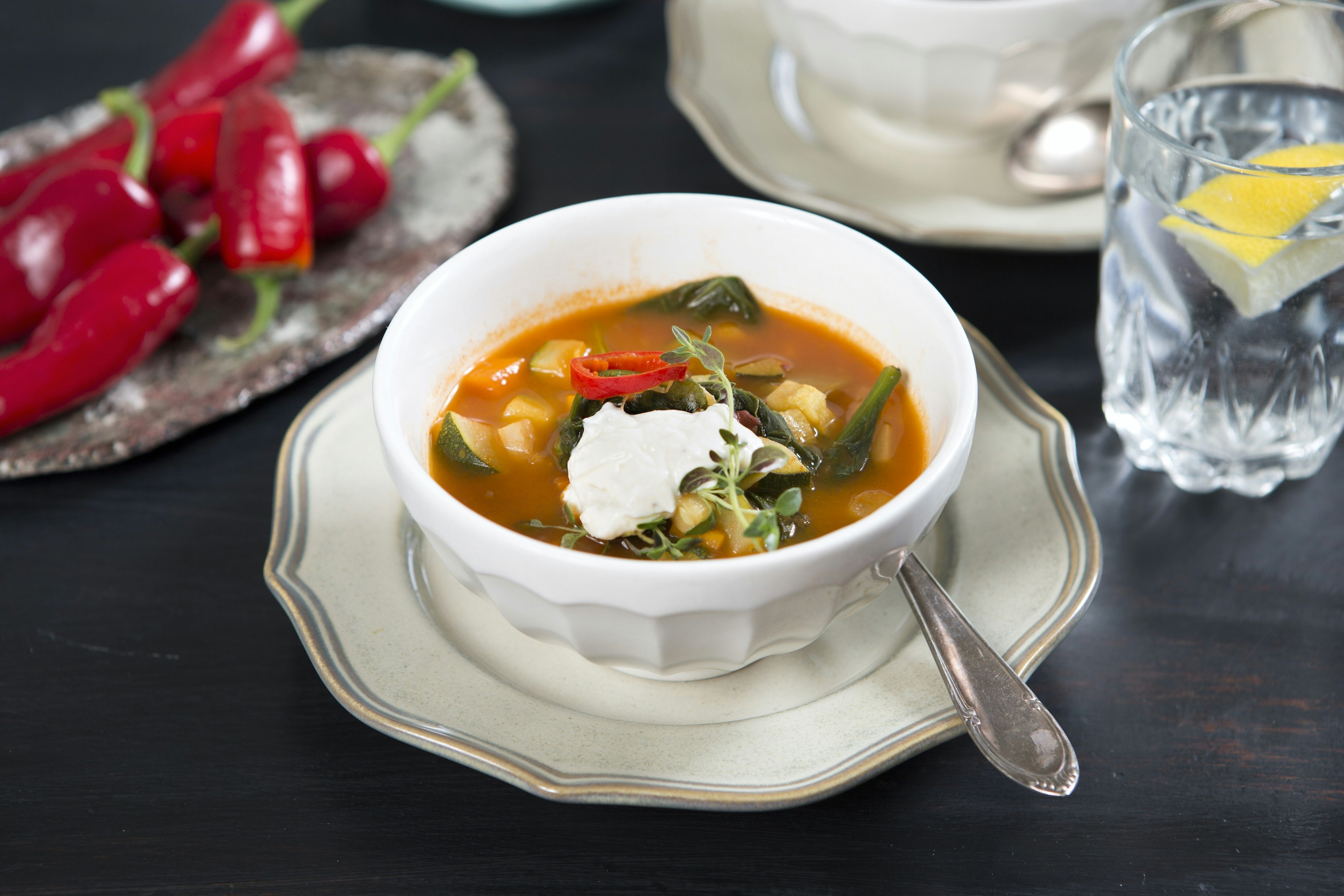 Grönsakssoppa med fetaostkräm