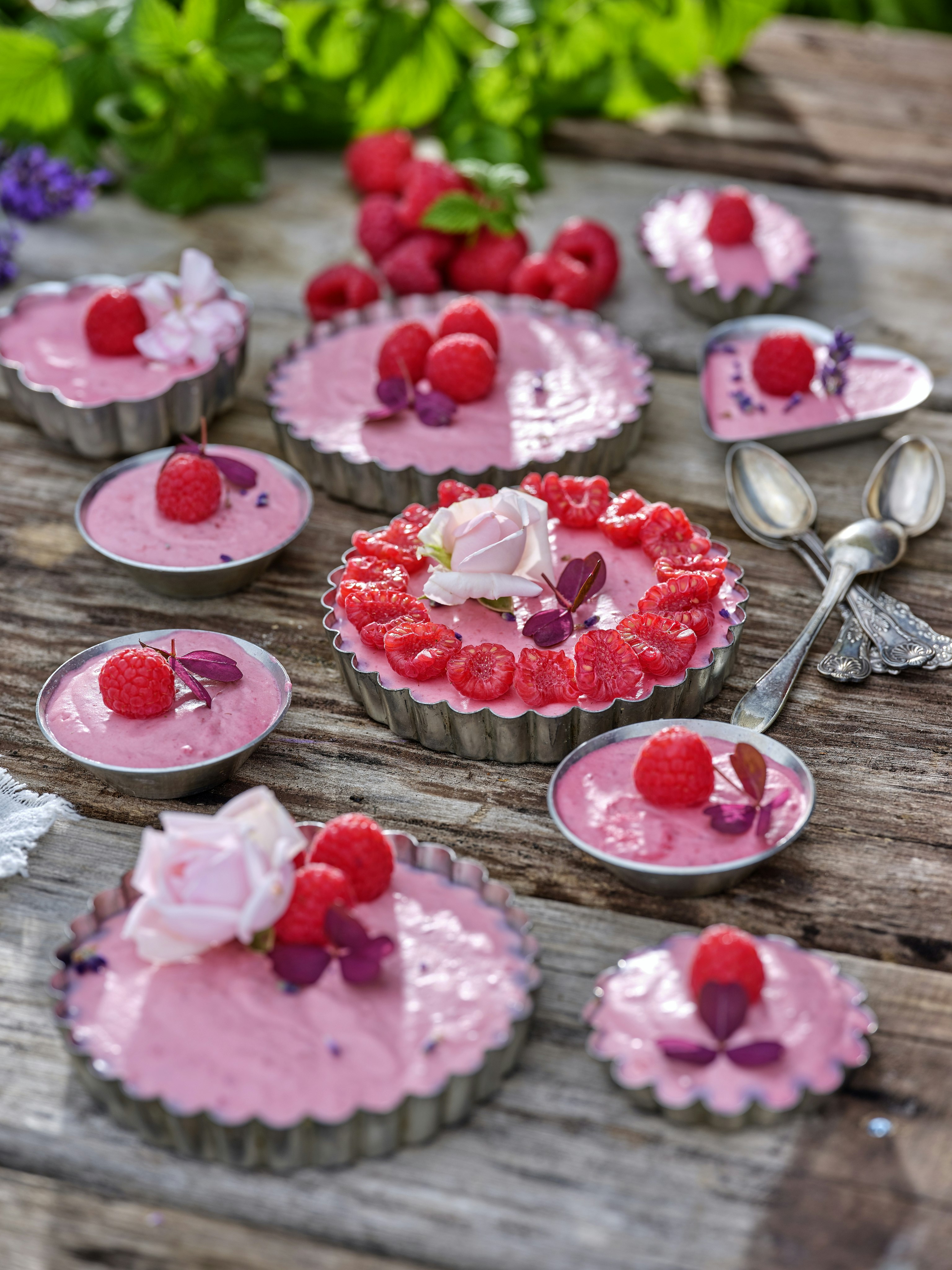 Hallonmousse i portionsformar