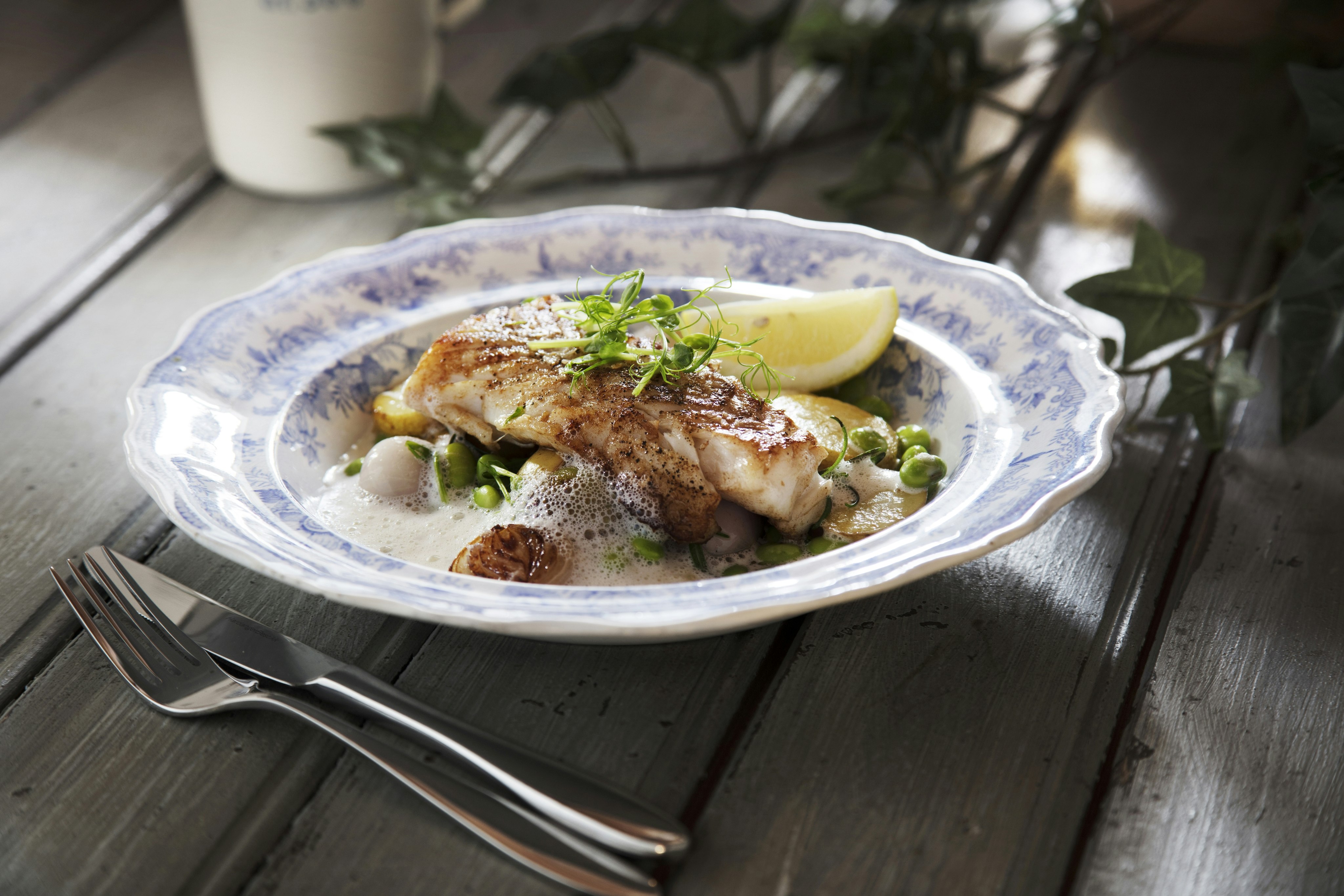 Halstrad torskrygg med vitvinssås