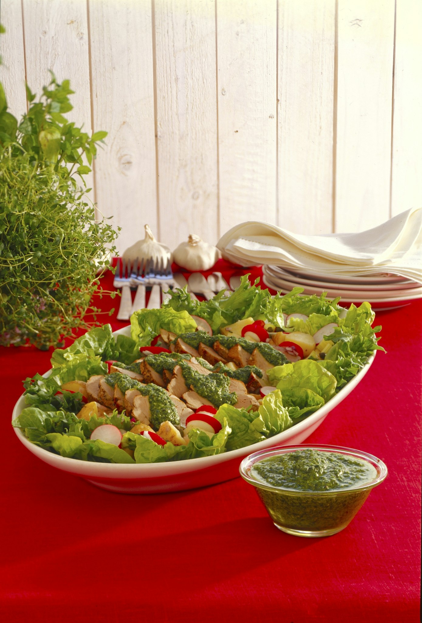 Helstekt fläskfilé med potatis i vinägrett