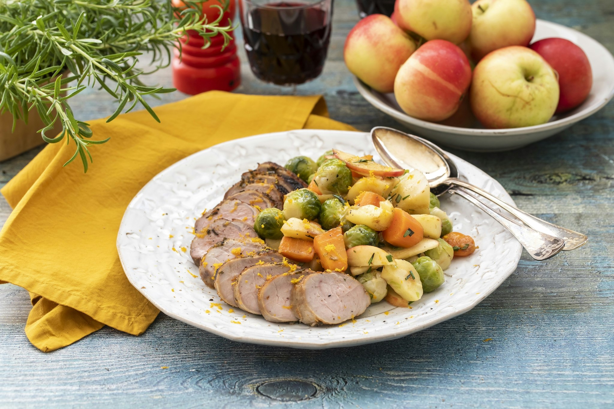 Honungs- och rosmarinstekt fläskfilé med vinterwok