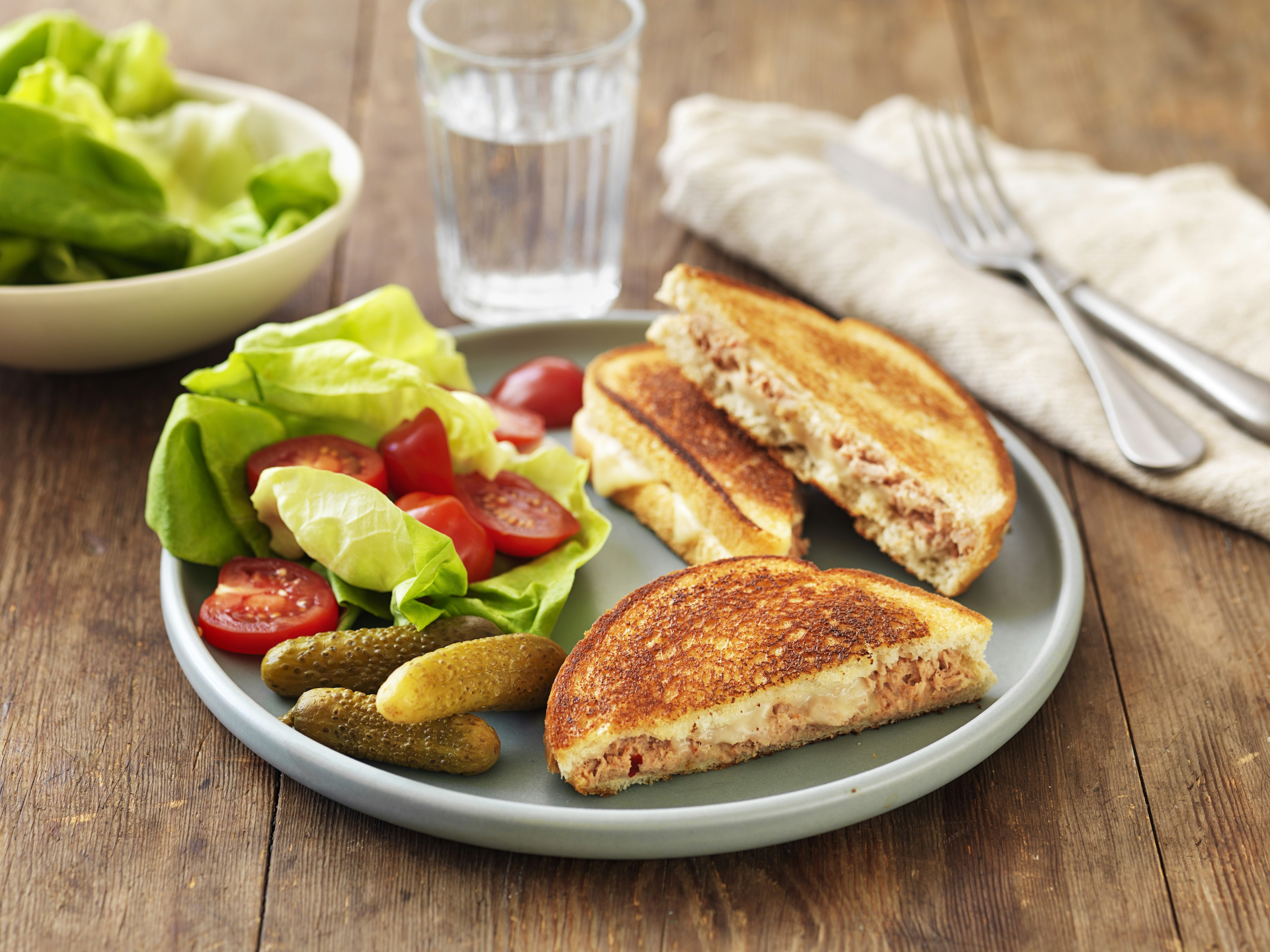 Hot tuna melt grillad tonfiskmacka