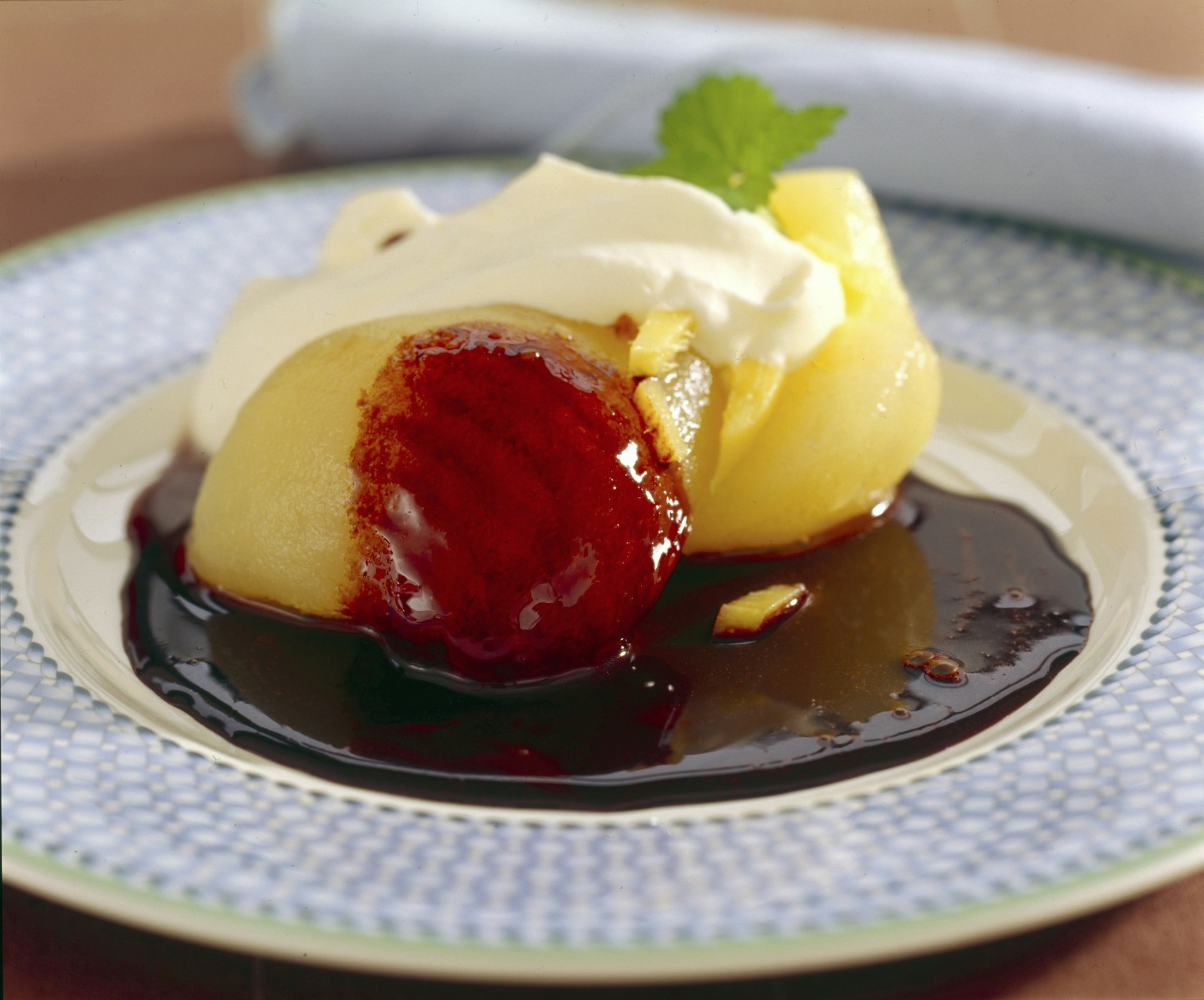 Ingefärspäron med chokladsås