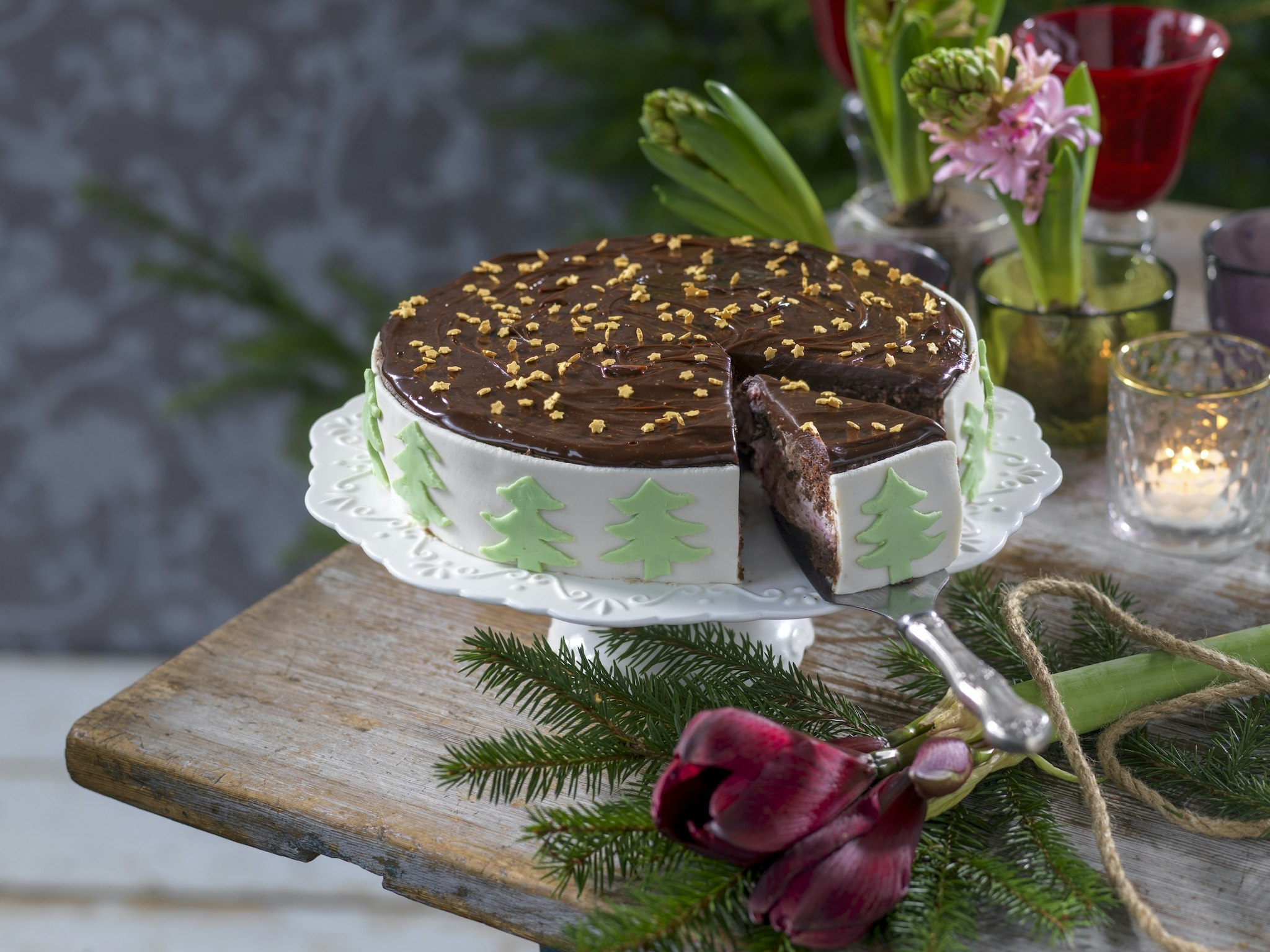 Jultårta med choklad och hallon