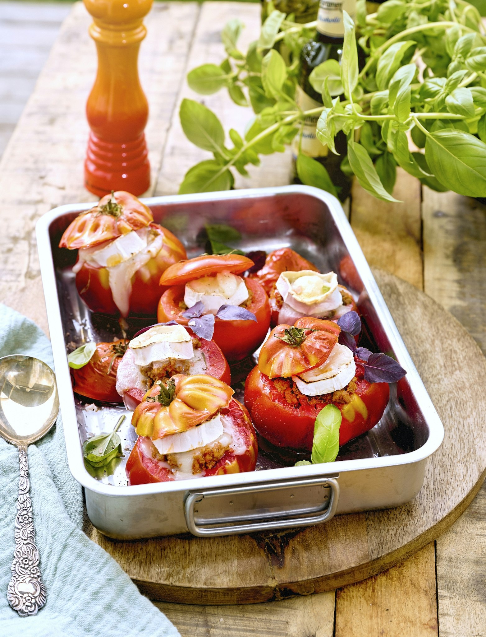 Färsfyllda bifftomater med chèvre