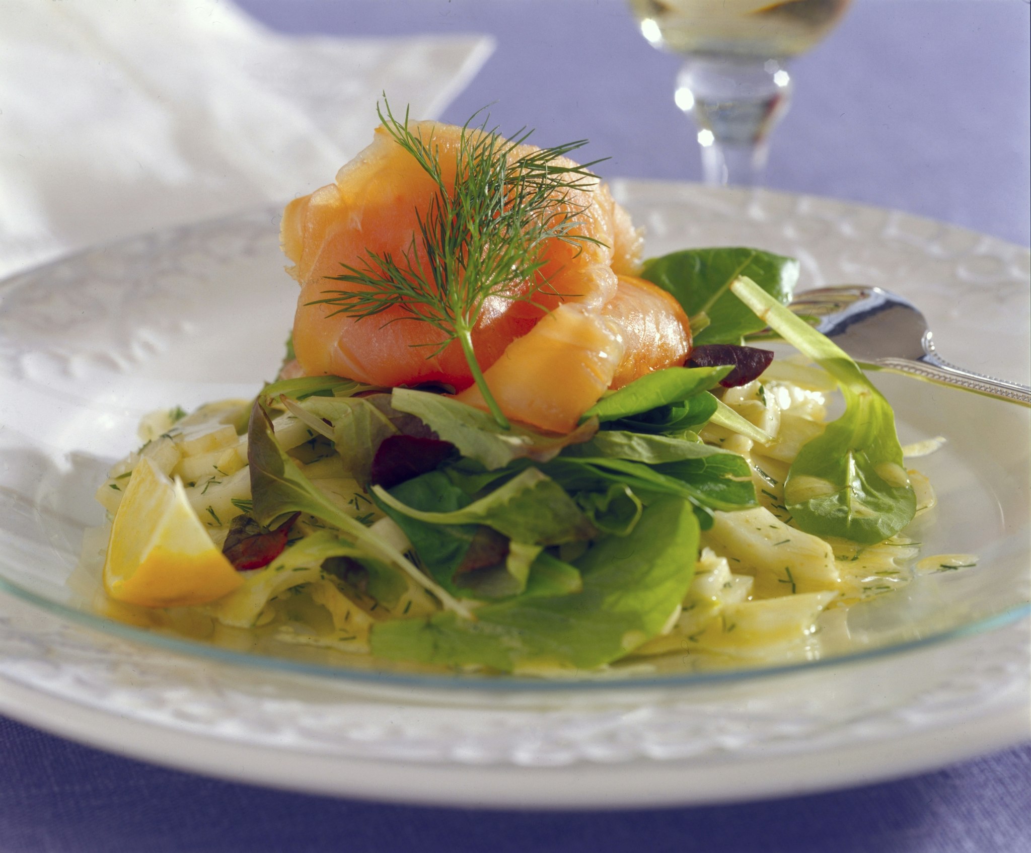 Kallrökt lax med fänkålssallad