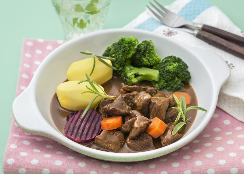 Kalops mit Rosmarin und Rüben