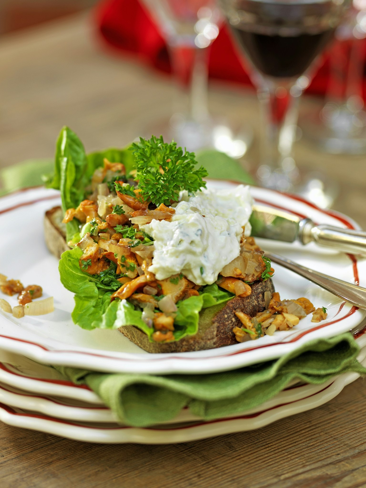 Kantarellmacka med ädelostkräm