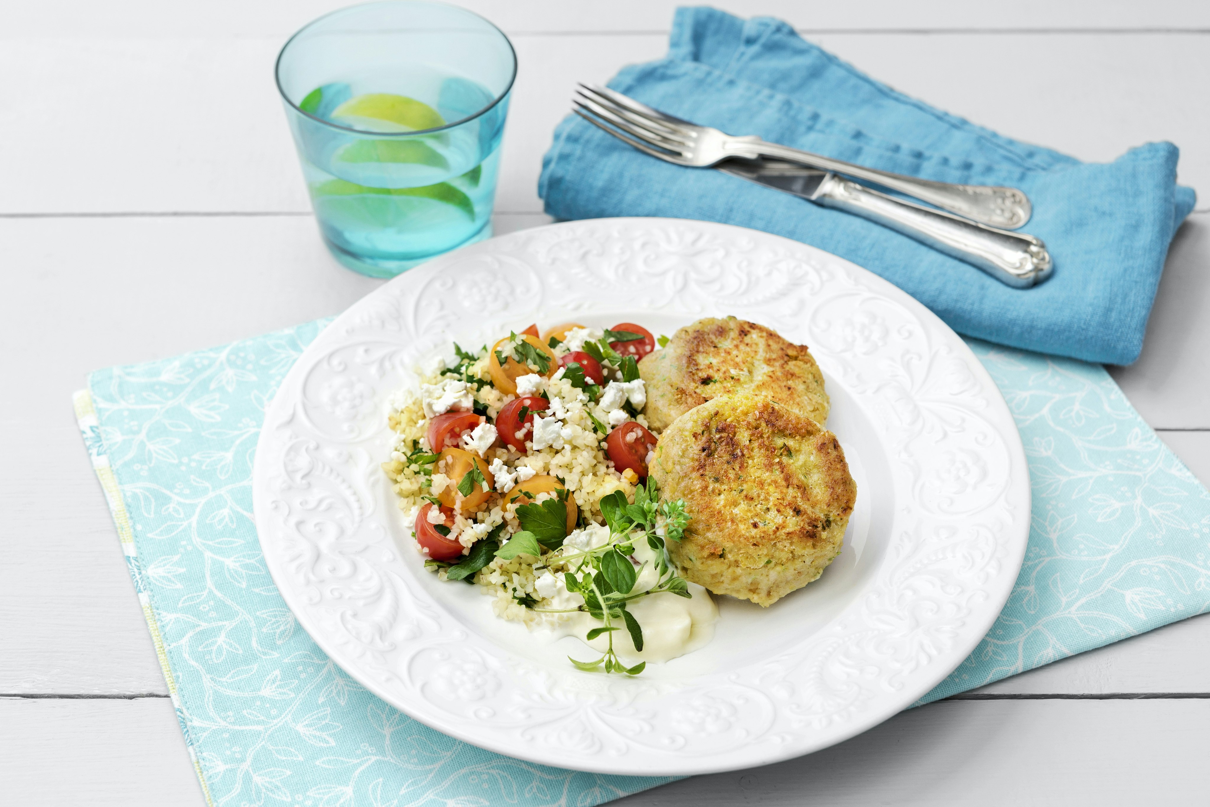Kikärtsbiffar med bulgursallad