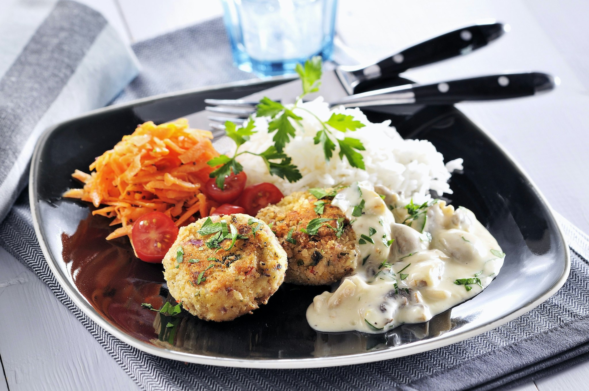 Kikärtsbiffar med svampsås