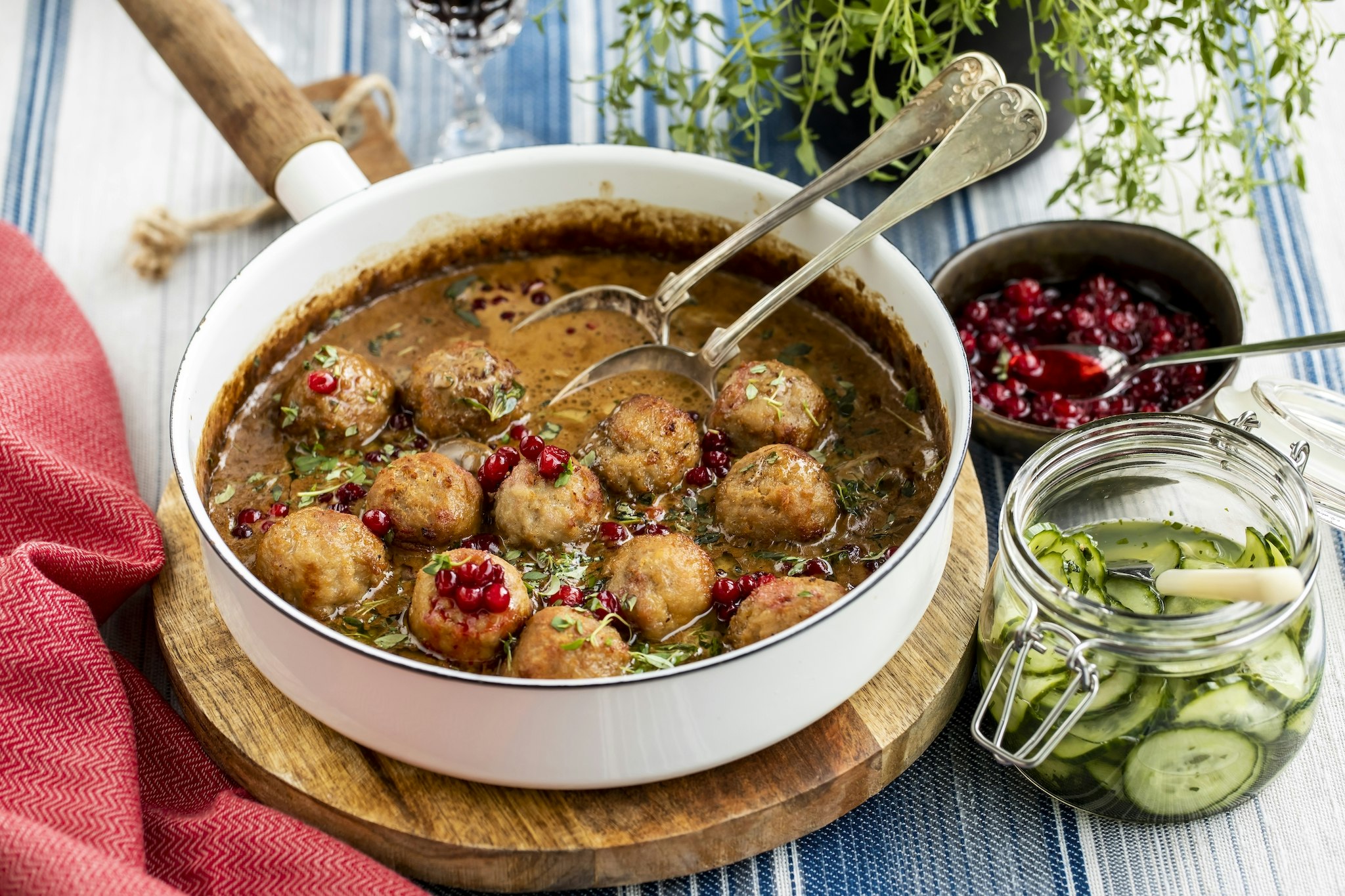 Köttbullar i timjan- och champinjonsås