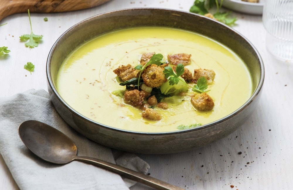 Kokoskrämig blomkålssoppa med curry