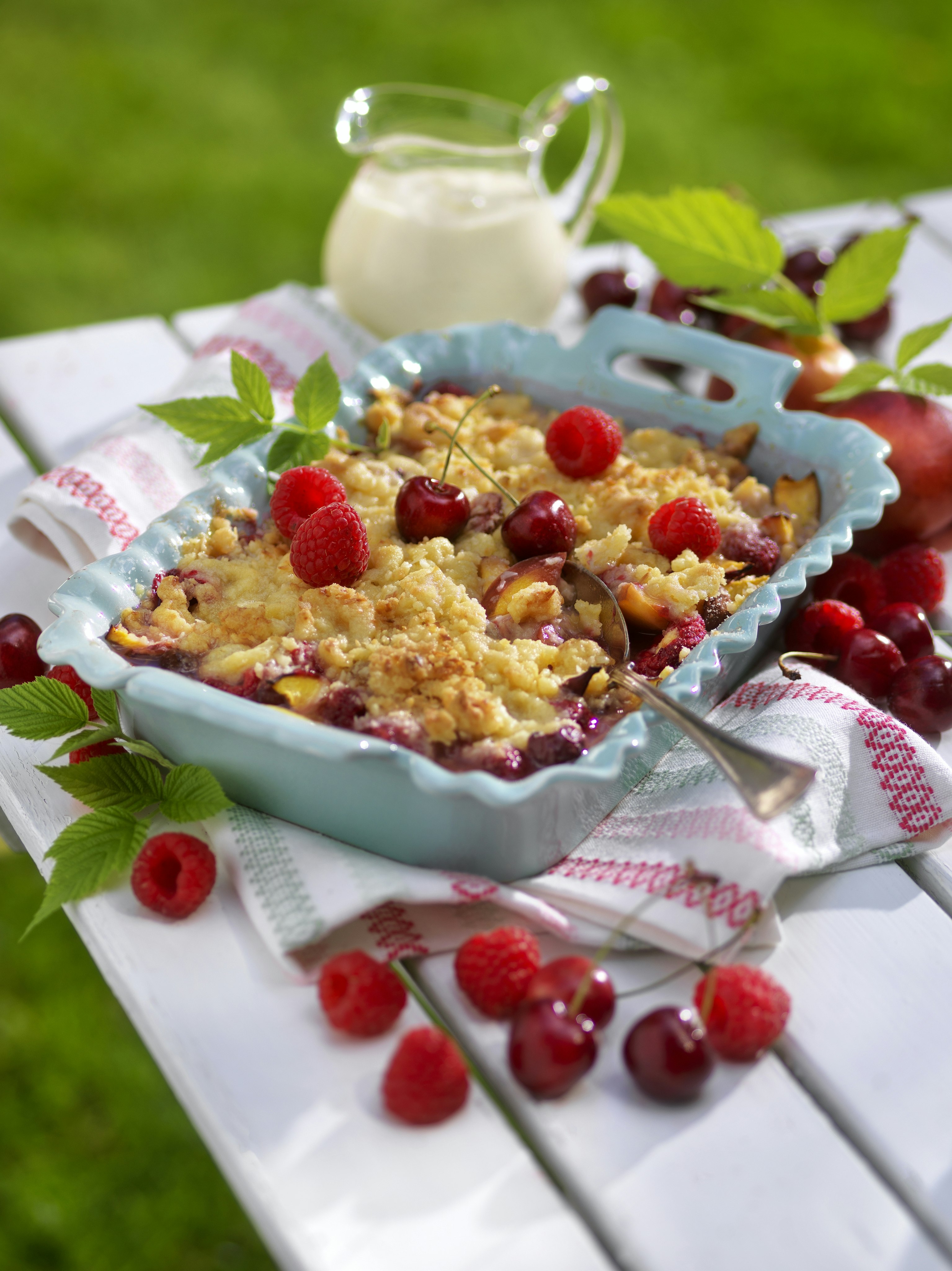 Kokossmulpaj med nektariner och bär