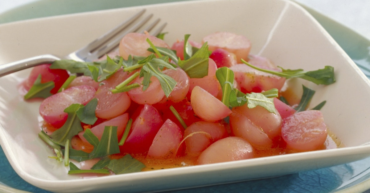 Tabiiy tik turgan kokraklar (bu video) Erini oyoqlari bilan onanizm qilish (shaxsiy fotosurat)