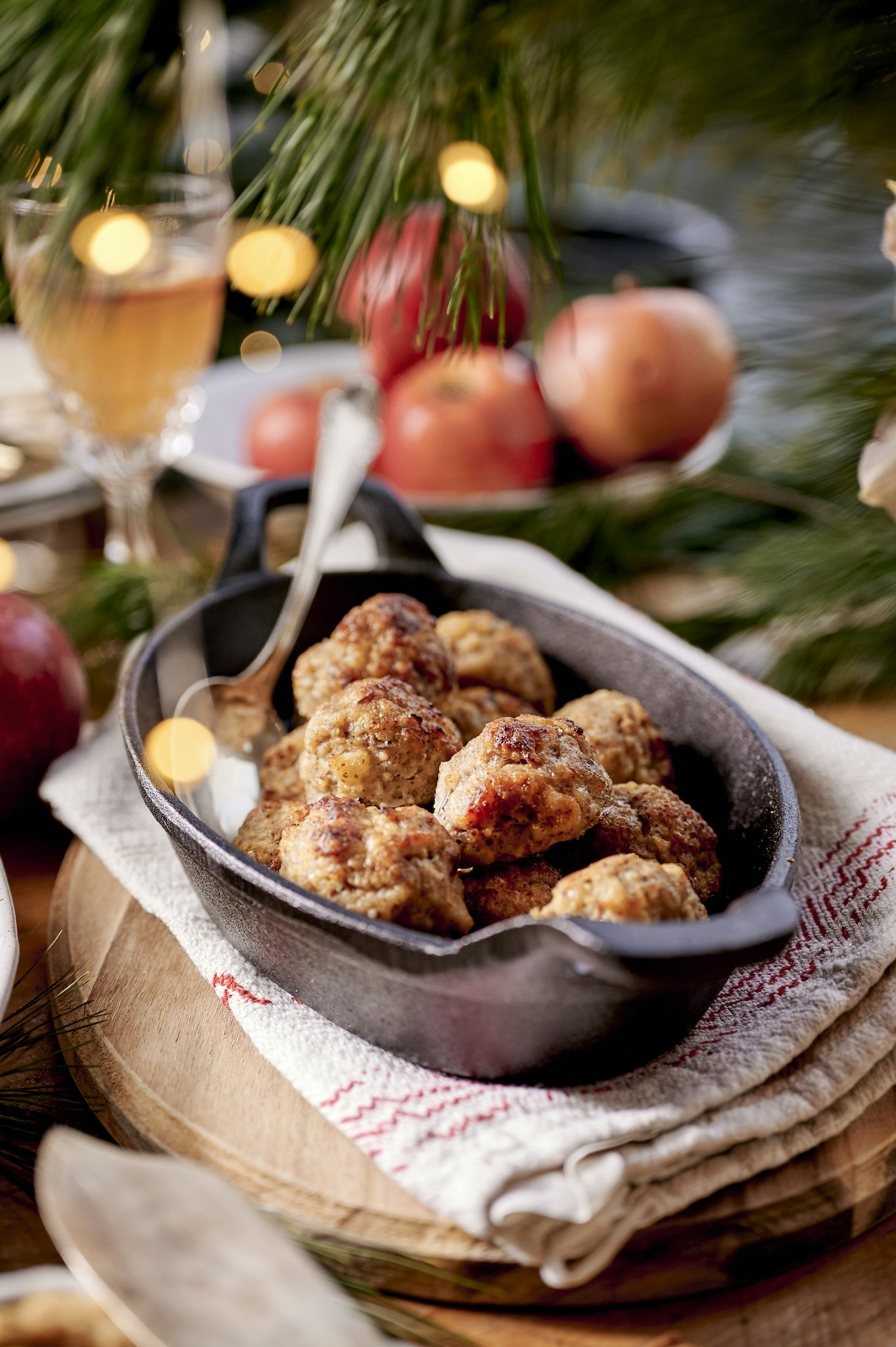 Köttbullar med senap och rivet äpple