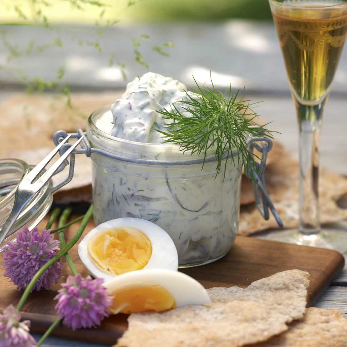 Snabbgjord krämig romsill med dill