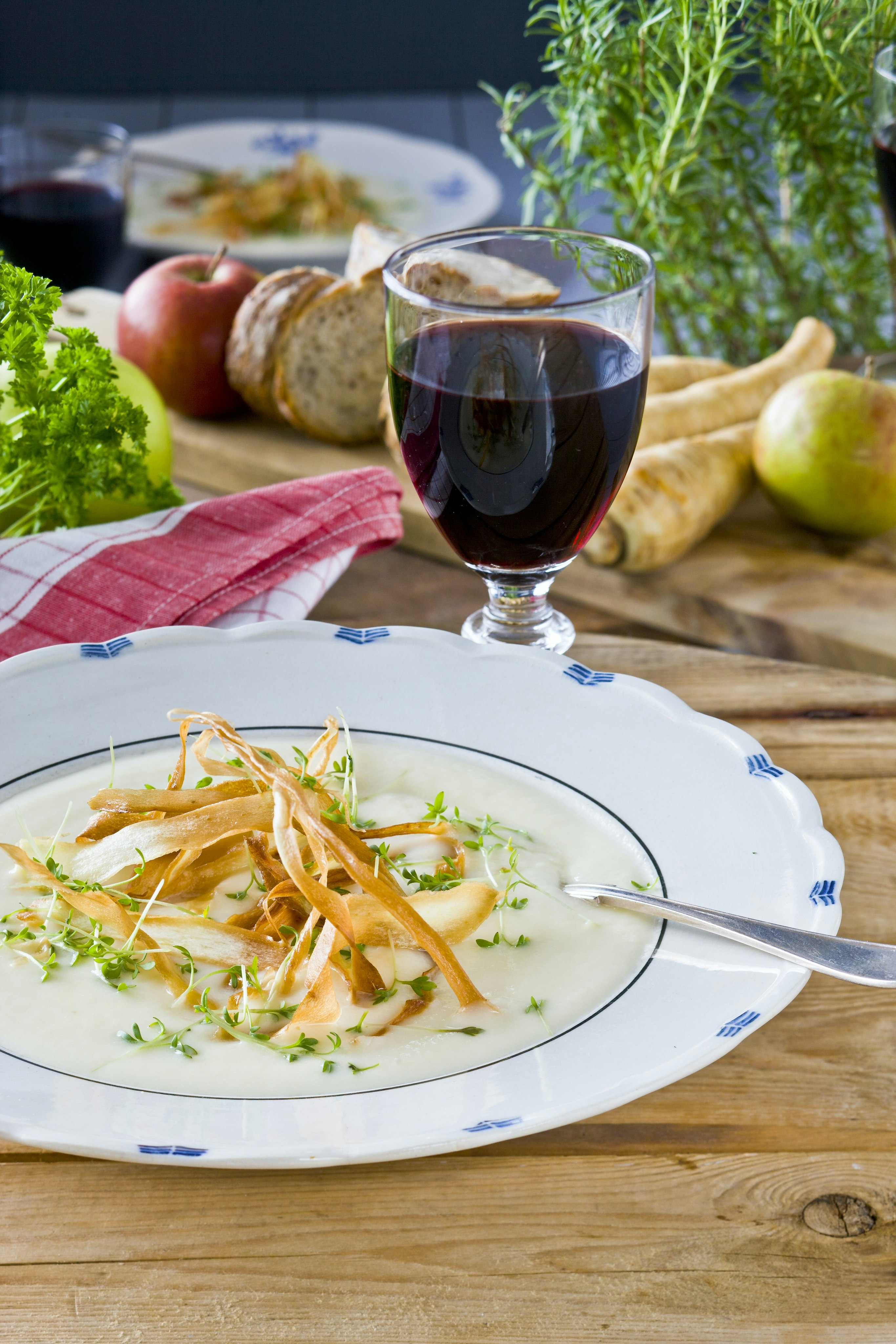 Krämig palsternackssoppa med friterad palsternacka