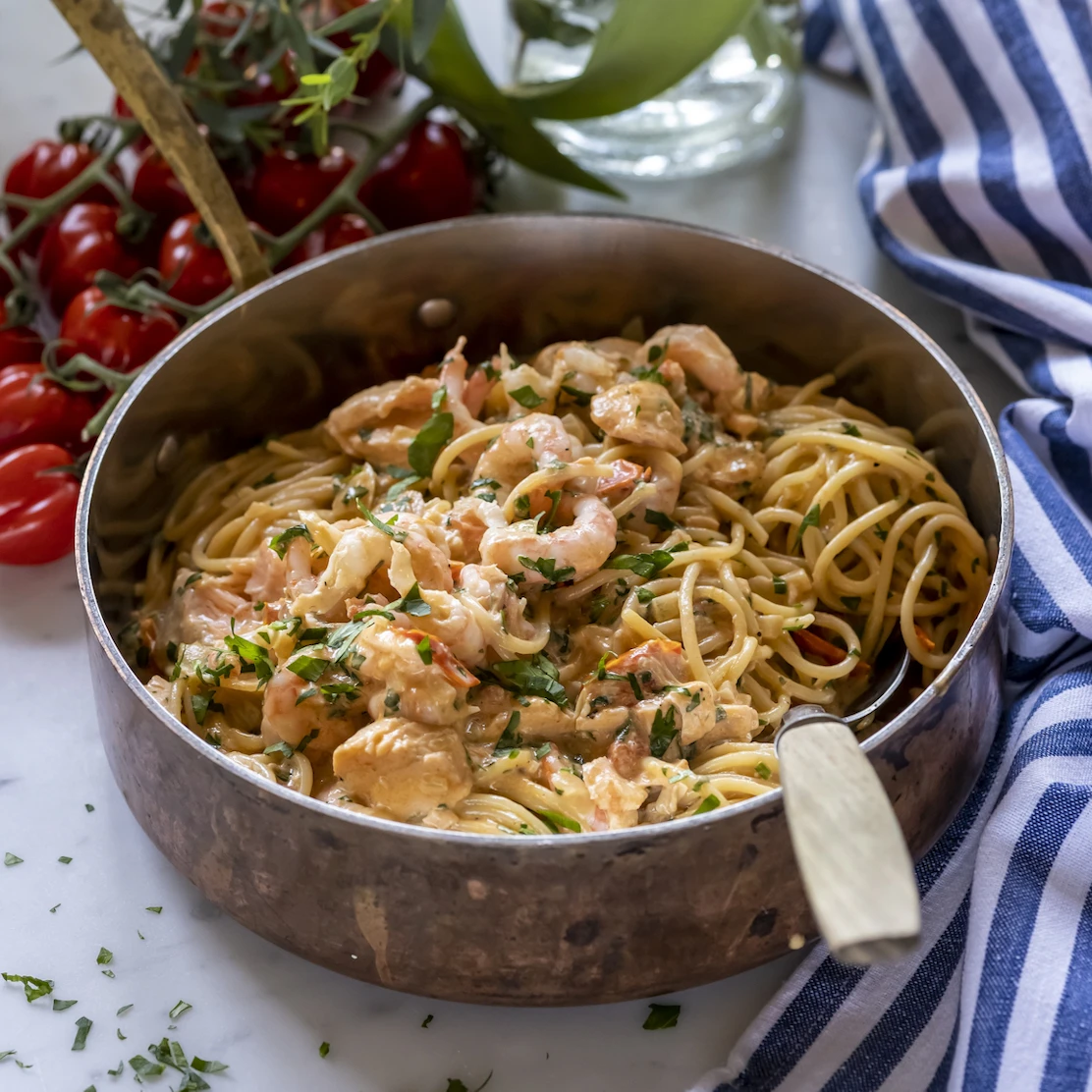 Smörgåstårta med räkor och polarbröd