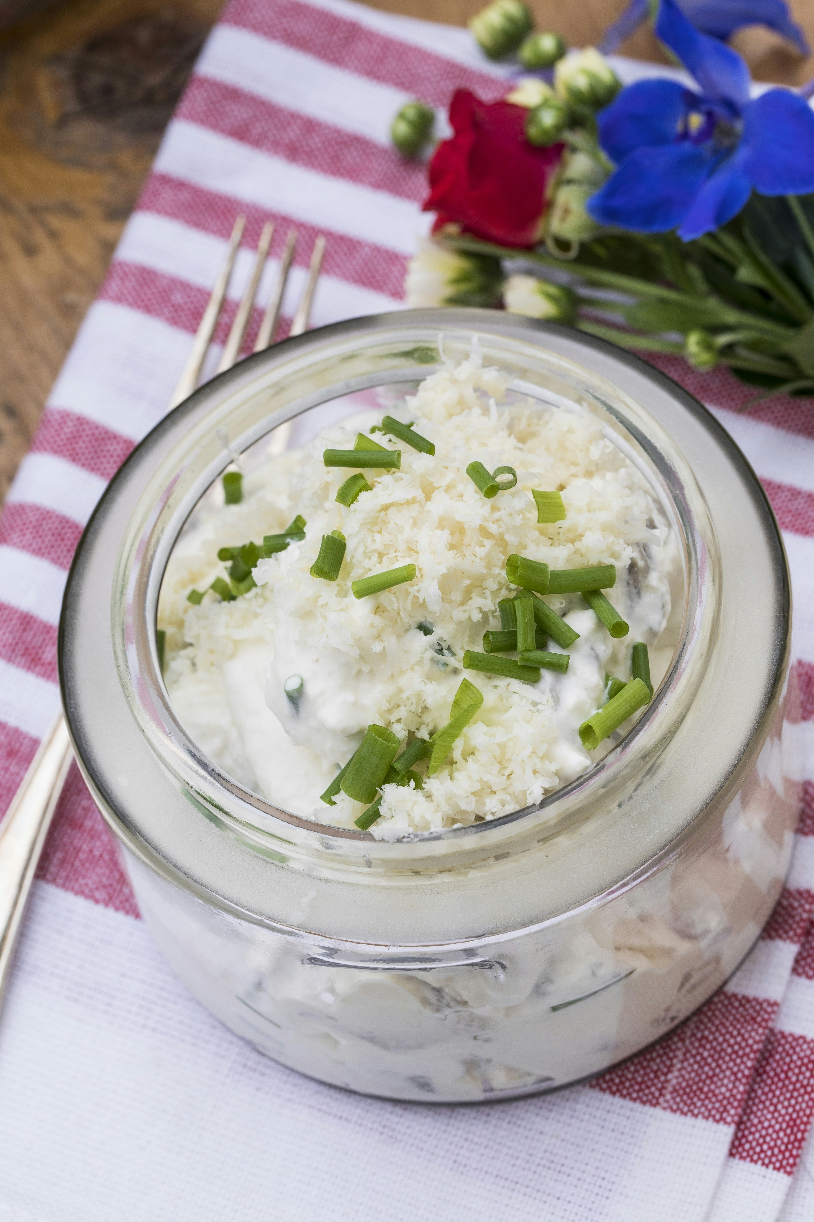 Krämig pepparrotssill med gräslök