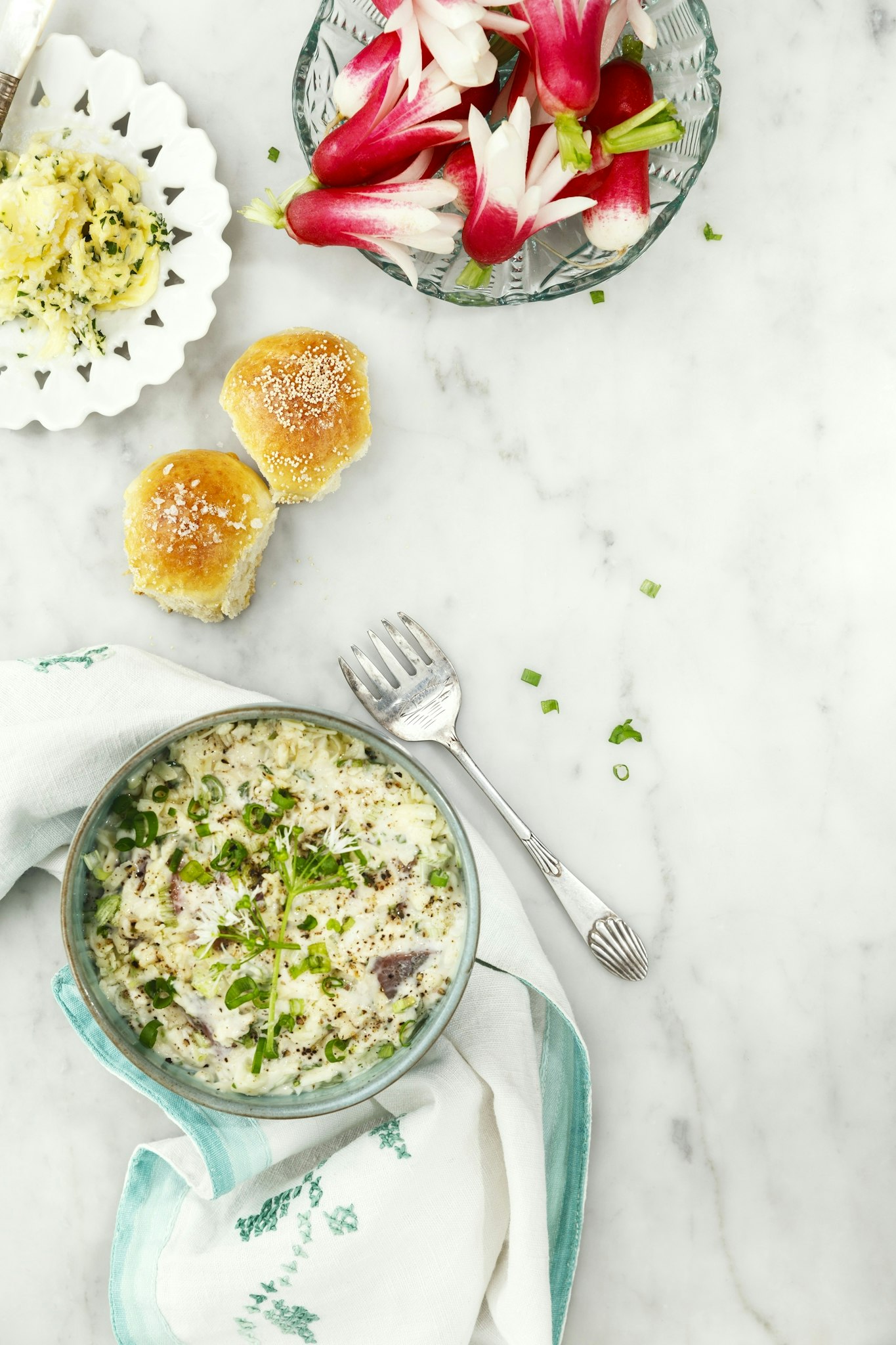 Krämig prästostsill med hetta från tabasco