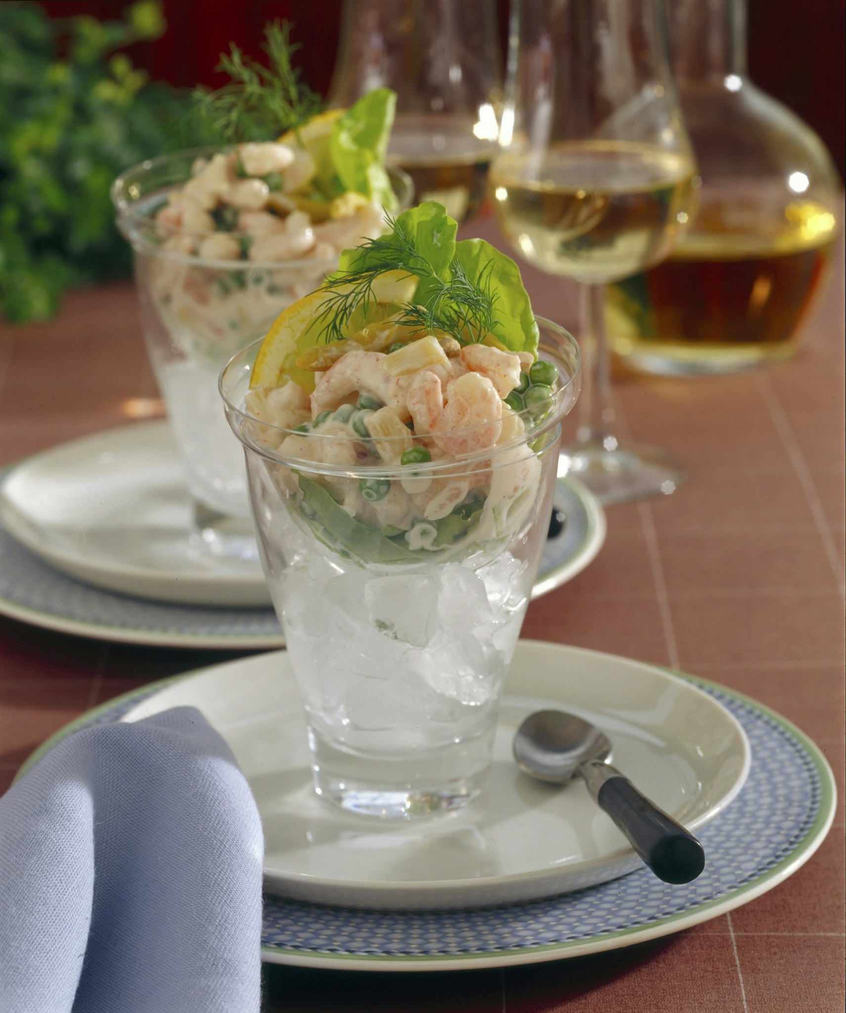 Krämig räkcocktail med sparris och ärtor