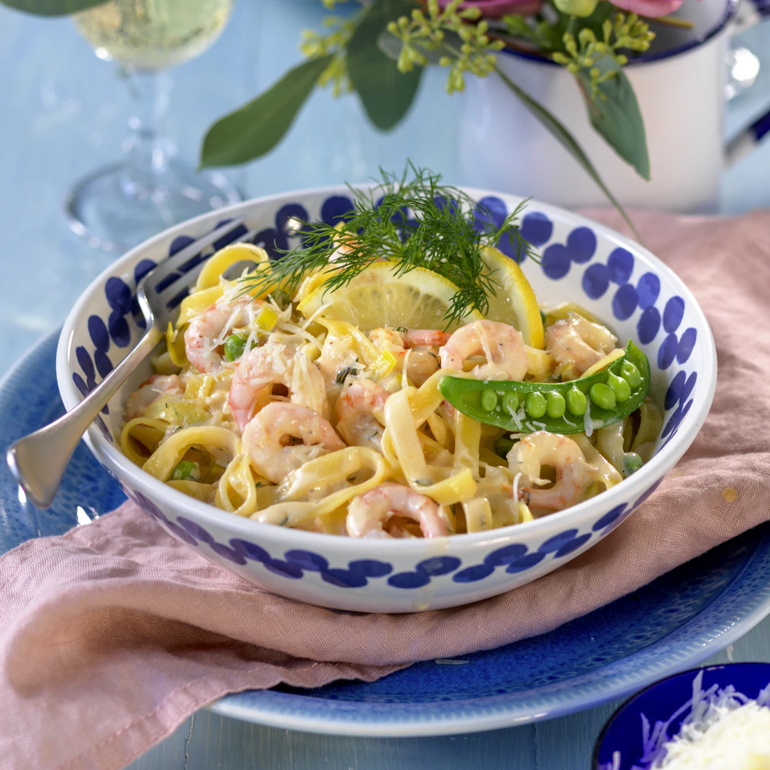 Krämig pasta med räkor och vitt vin
