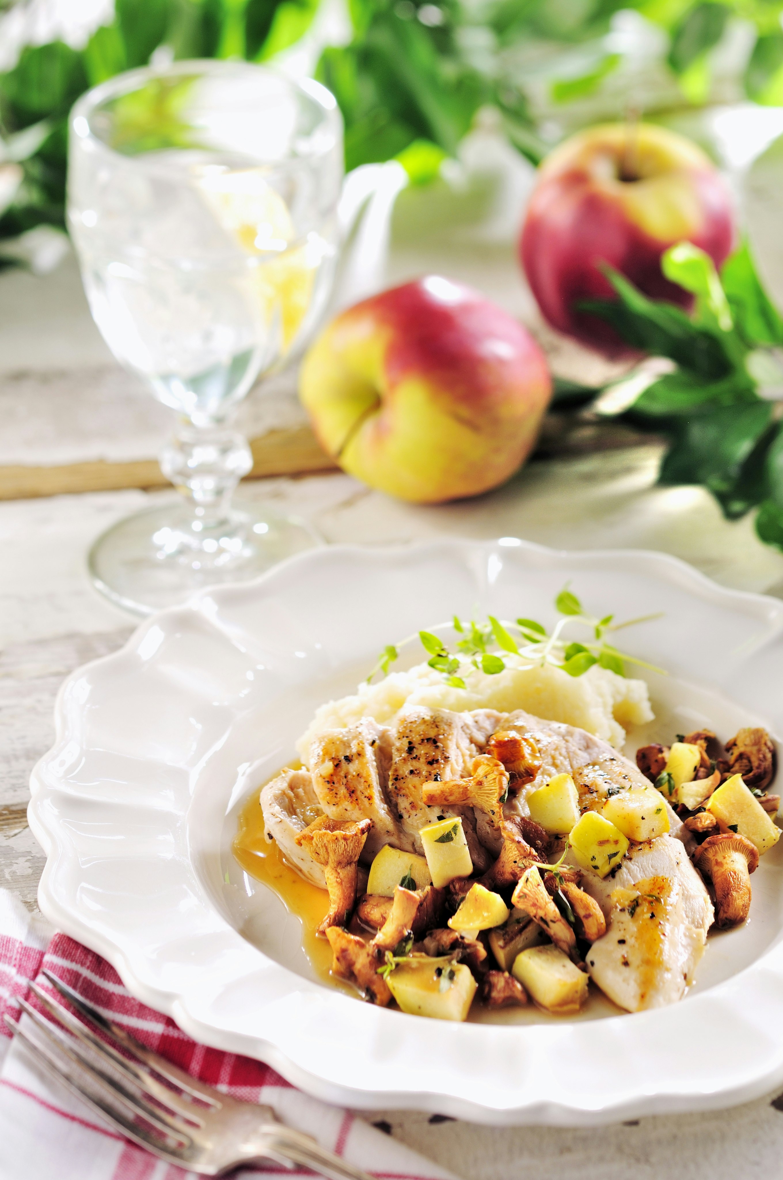 Kyckling med selleripuré och kantareller