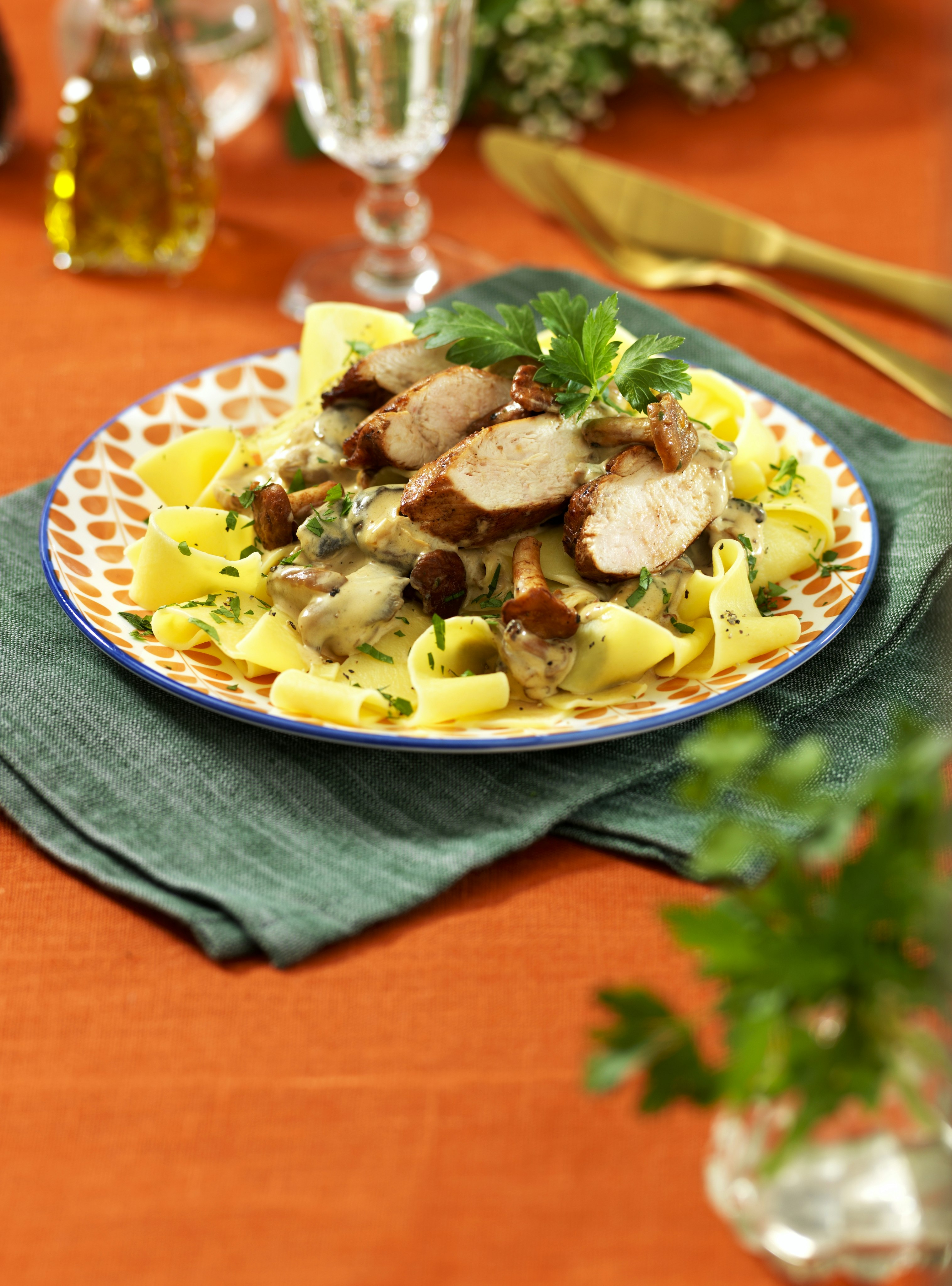 Kyckling och kantareller på pappardelle