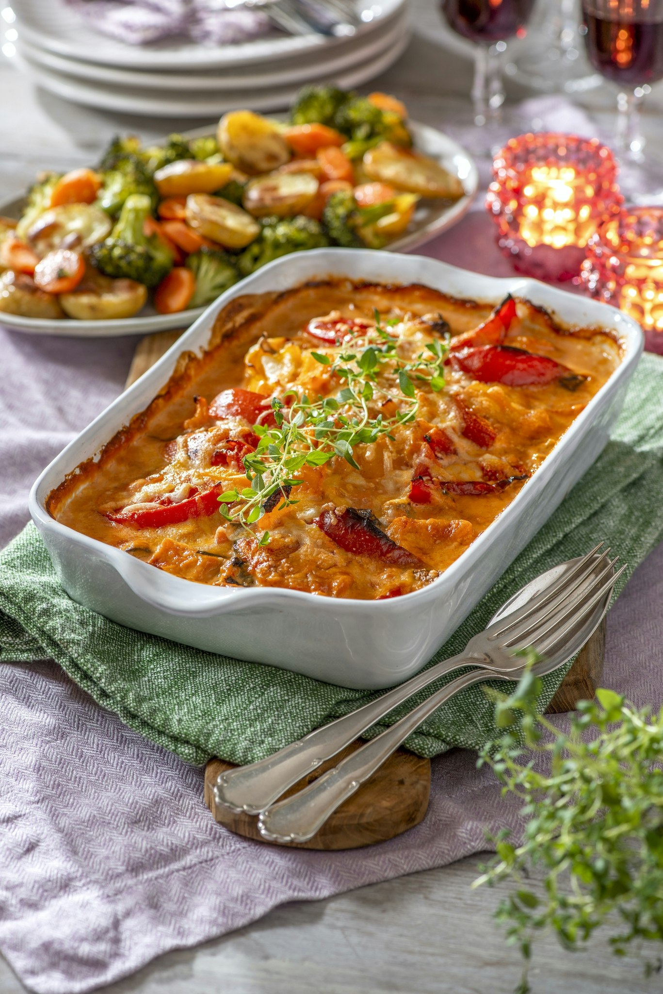 Kycklinggratäng med chilisås och mango chutney