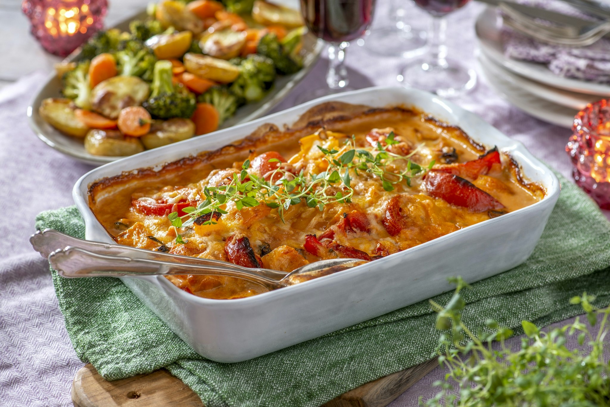 Kycklinggratäng med chilisås och mango chutney