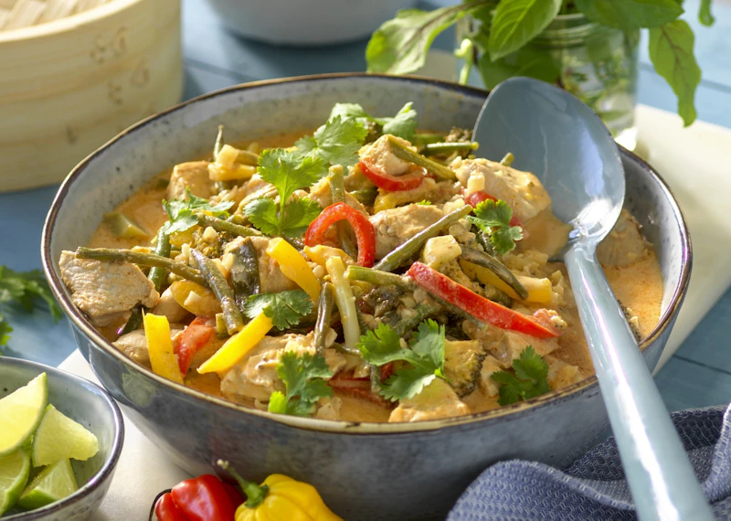 Kycklinggryta Med R d Curry Och Kokosmj lk kycklinggryta-med-r-d-curry-och-kokosmj-lk
