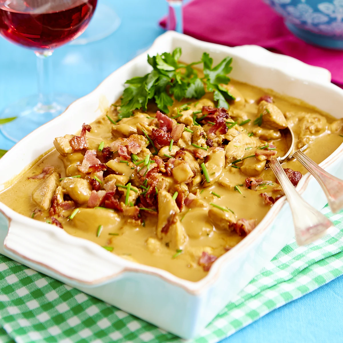 Kycklinggryta Med Senap Vitt Vin Och Bacon kycklinggryta-med-senap-vitt-vin-och-bacon