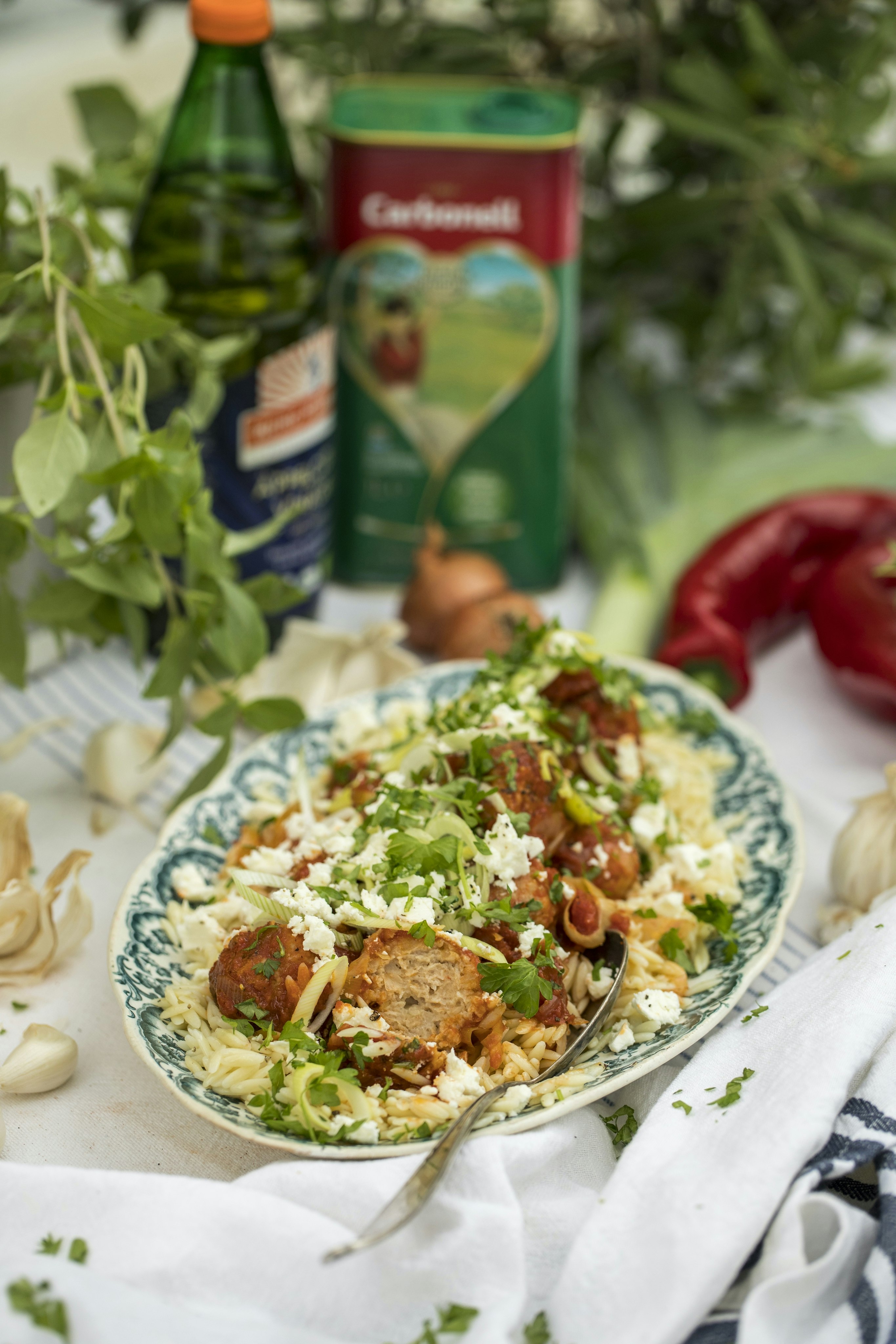 Kycklingköttbullar med tomatsås