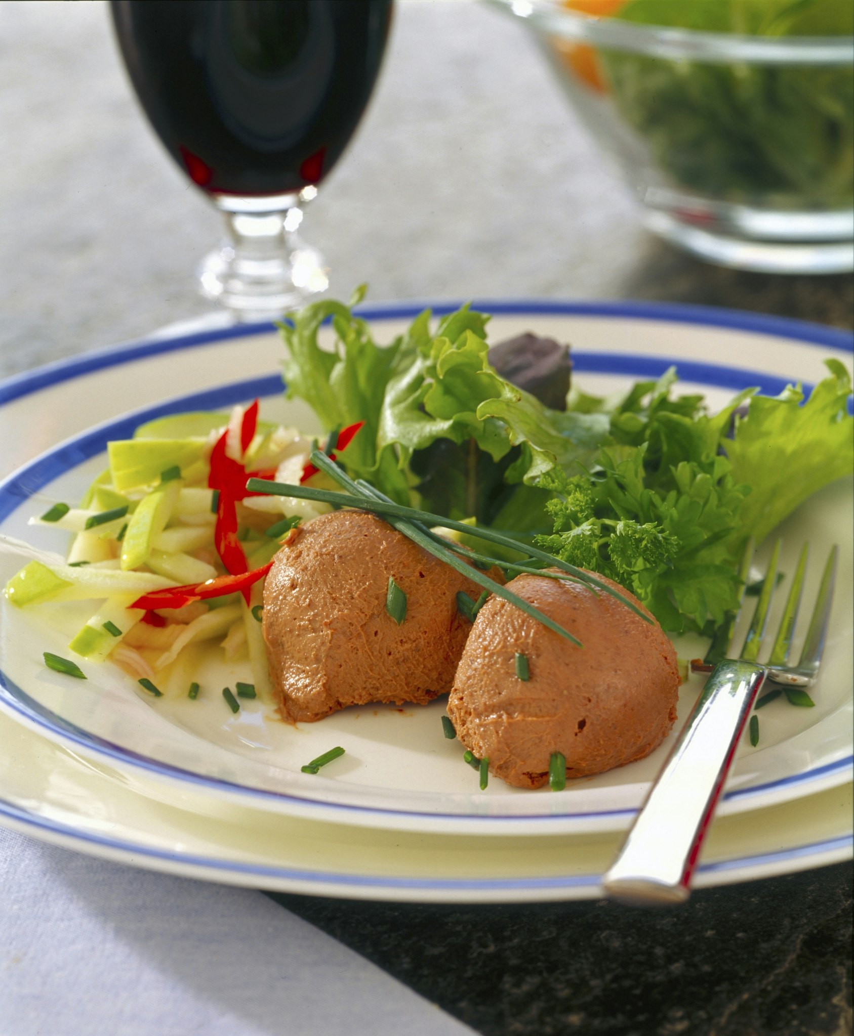 Kycklinglevermousse och äppelsalsa