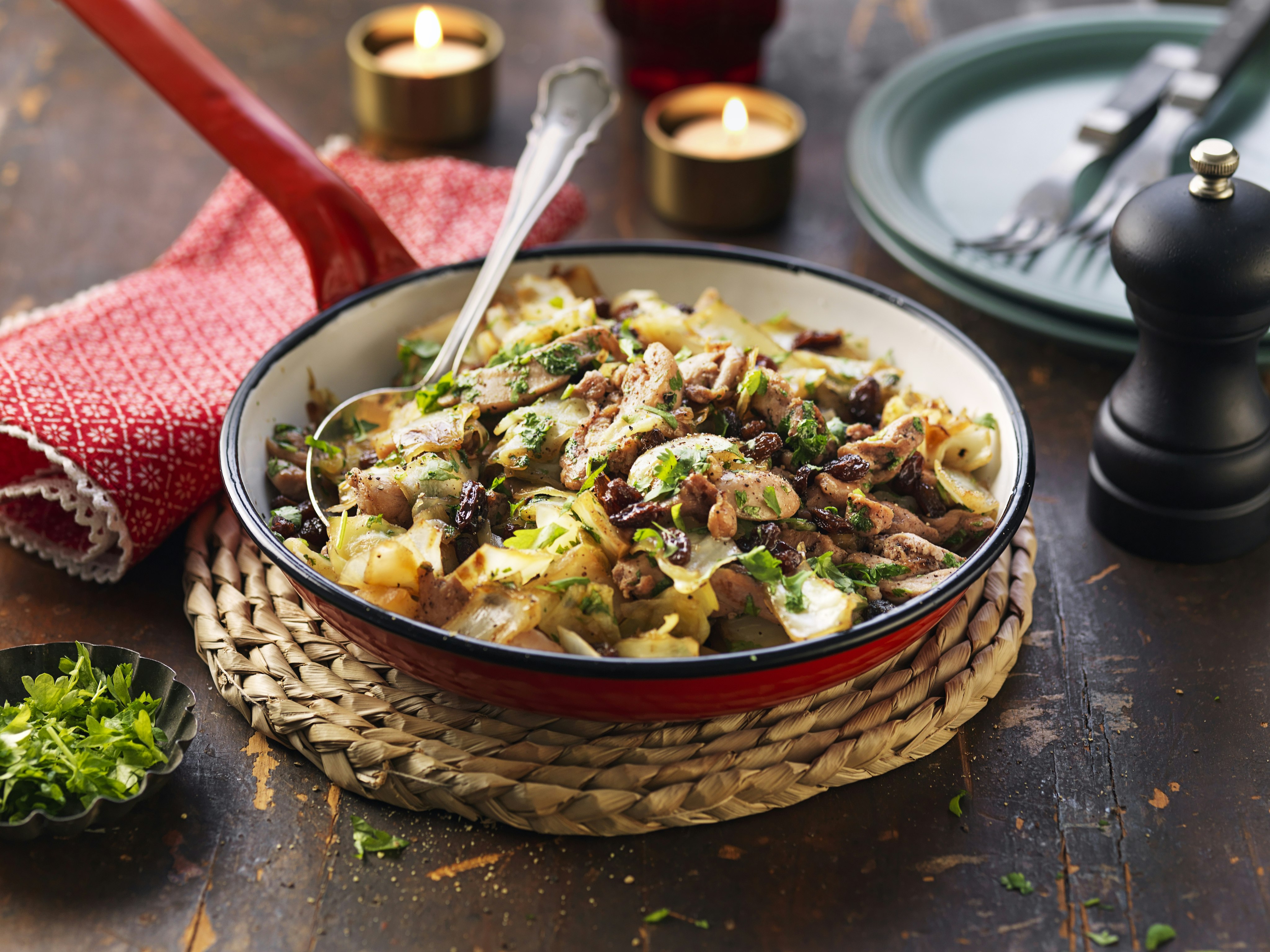 Kycklingpanna med smörstekt vitkål