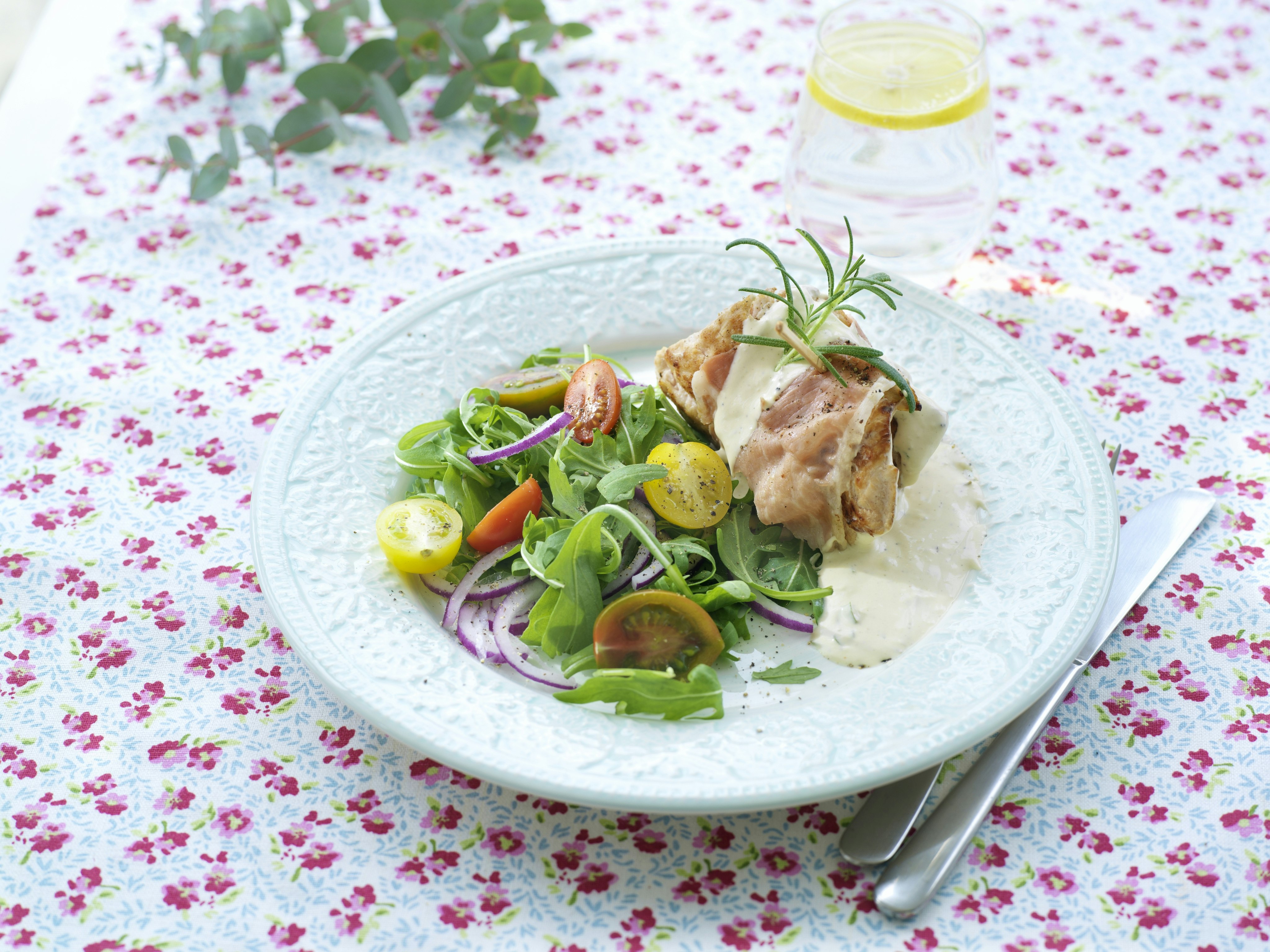 Kycklingrullader med krämig dijonsås