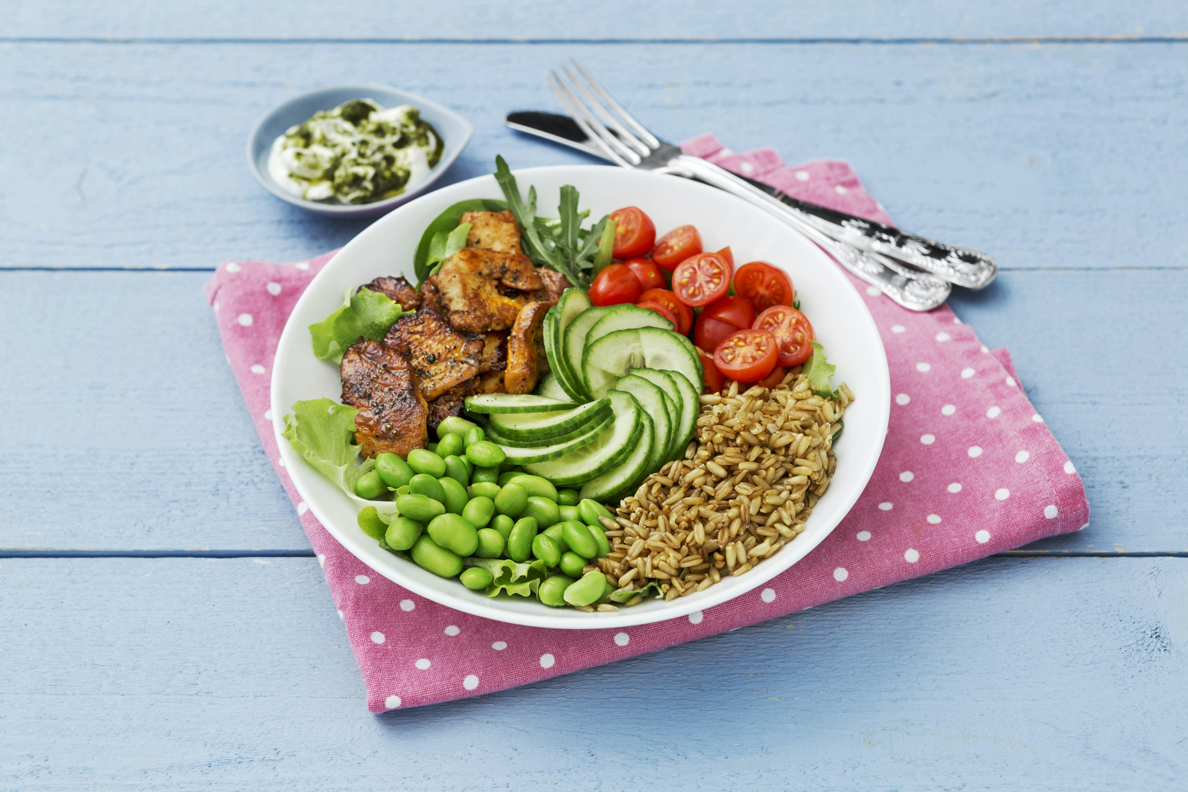 Kycklingsallad med pestodressing