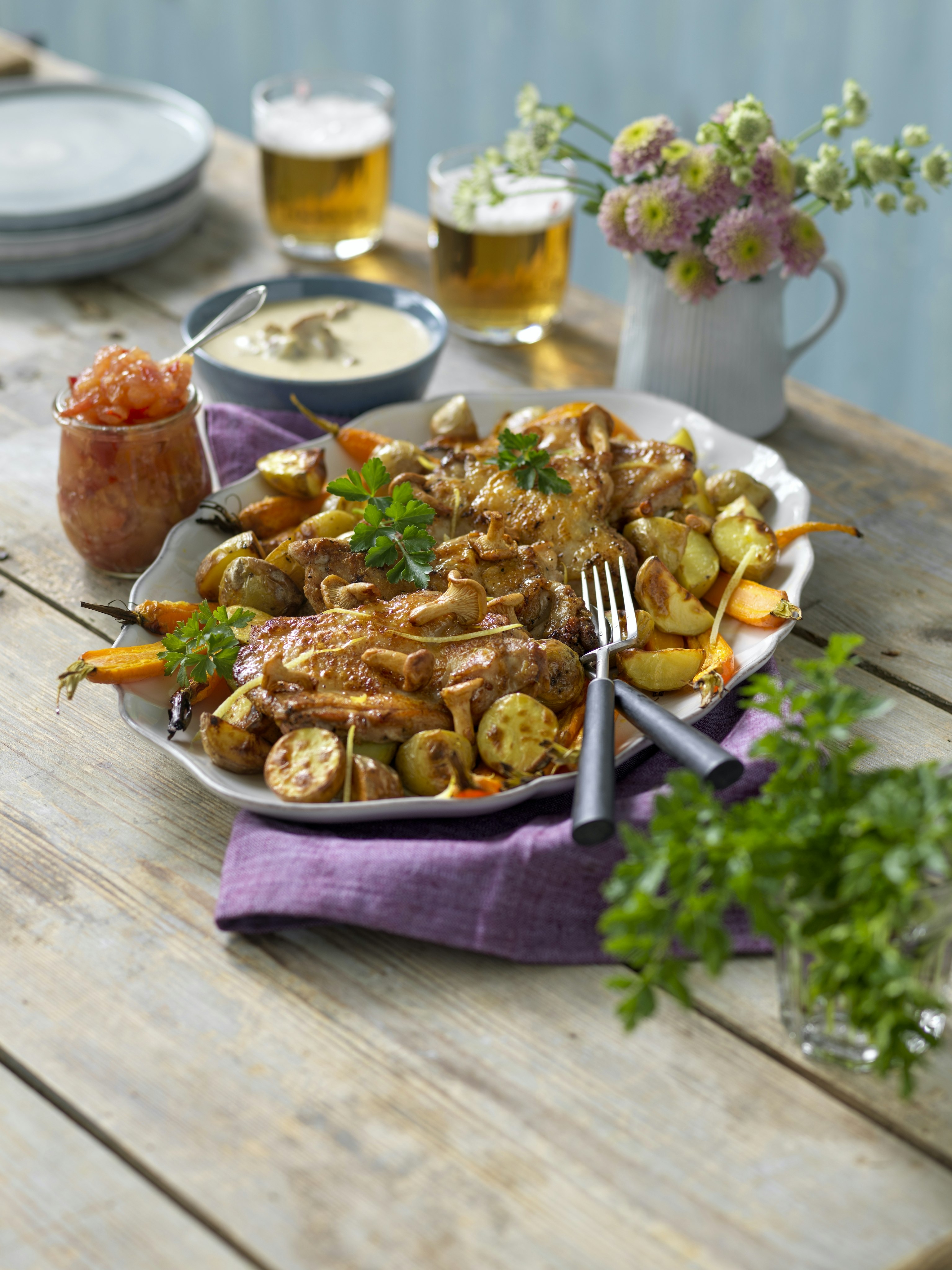 Kycklingsteak med kantarellsås och äppelchutney
